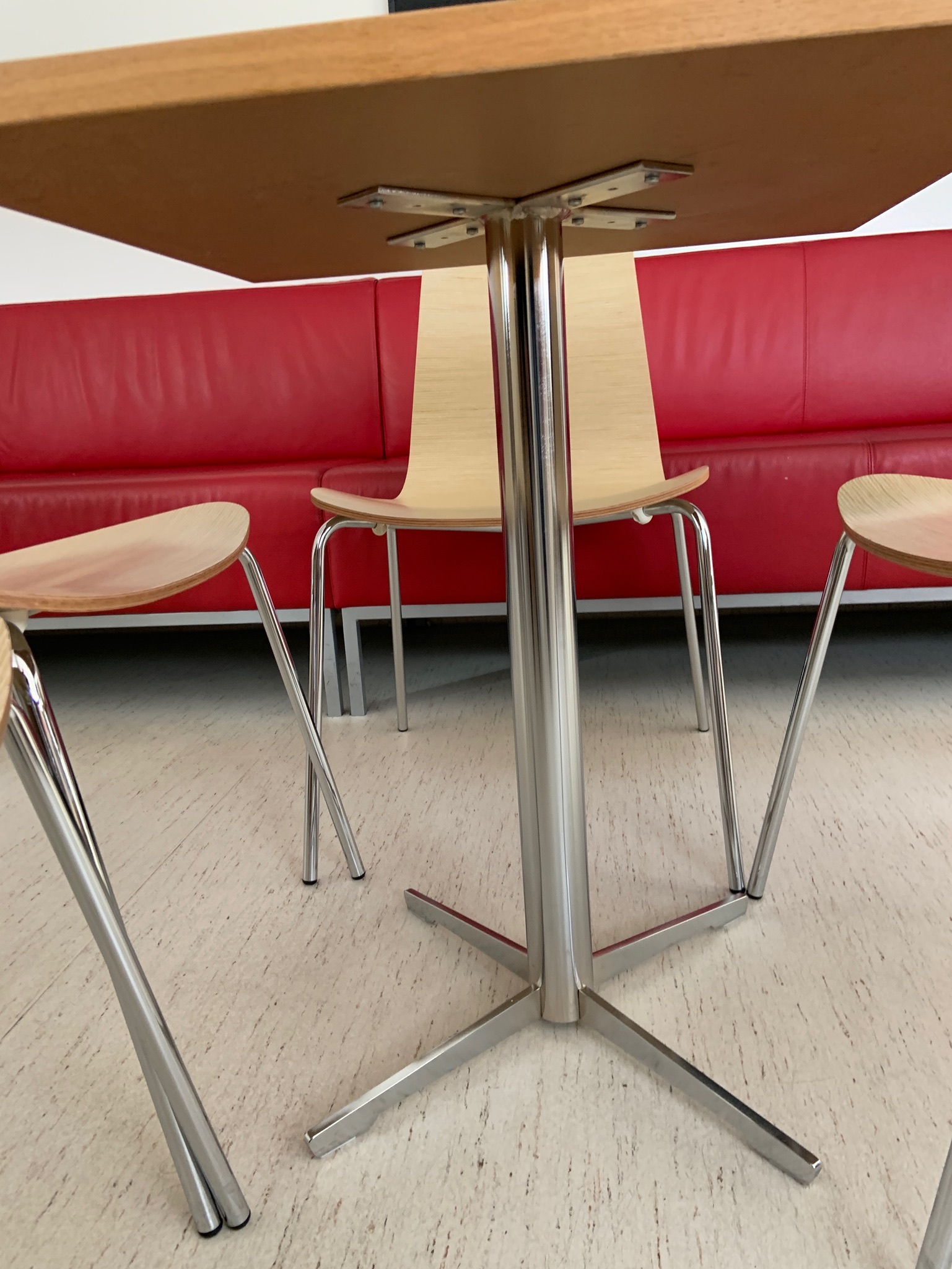 Selt/Endurnýtt-Kaffihúsaborð Eik 3