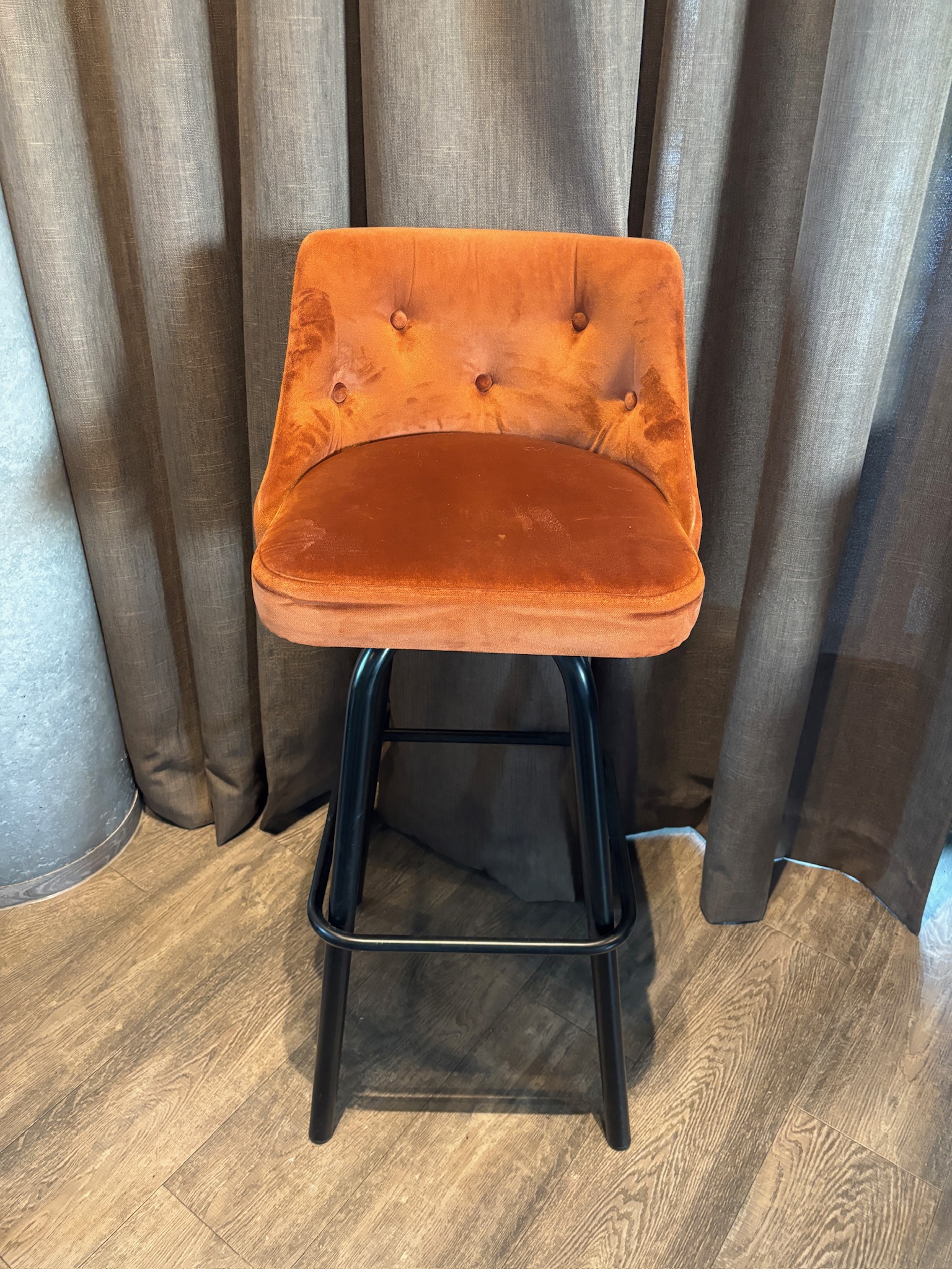 SELT /SOLD Barstólar orange nýlegir stílhreinir