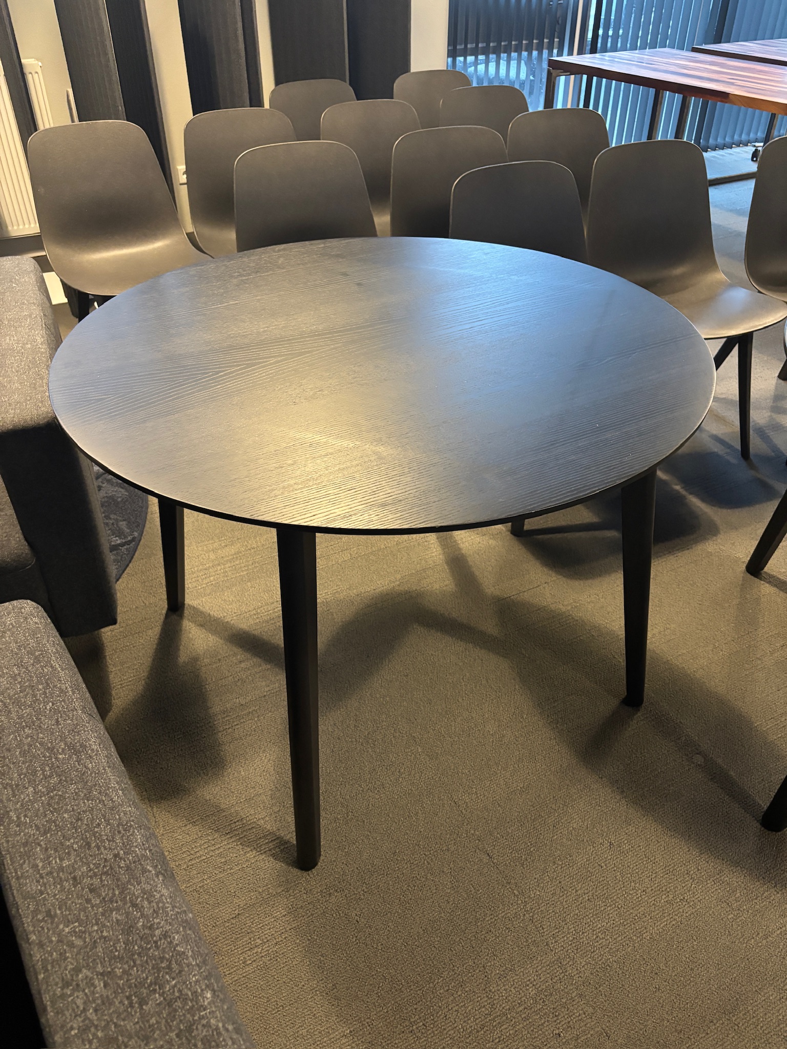 SELT / SOLD IKEA hringborð, Ø105 x H74 sm. (2 stk.)