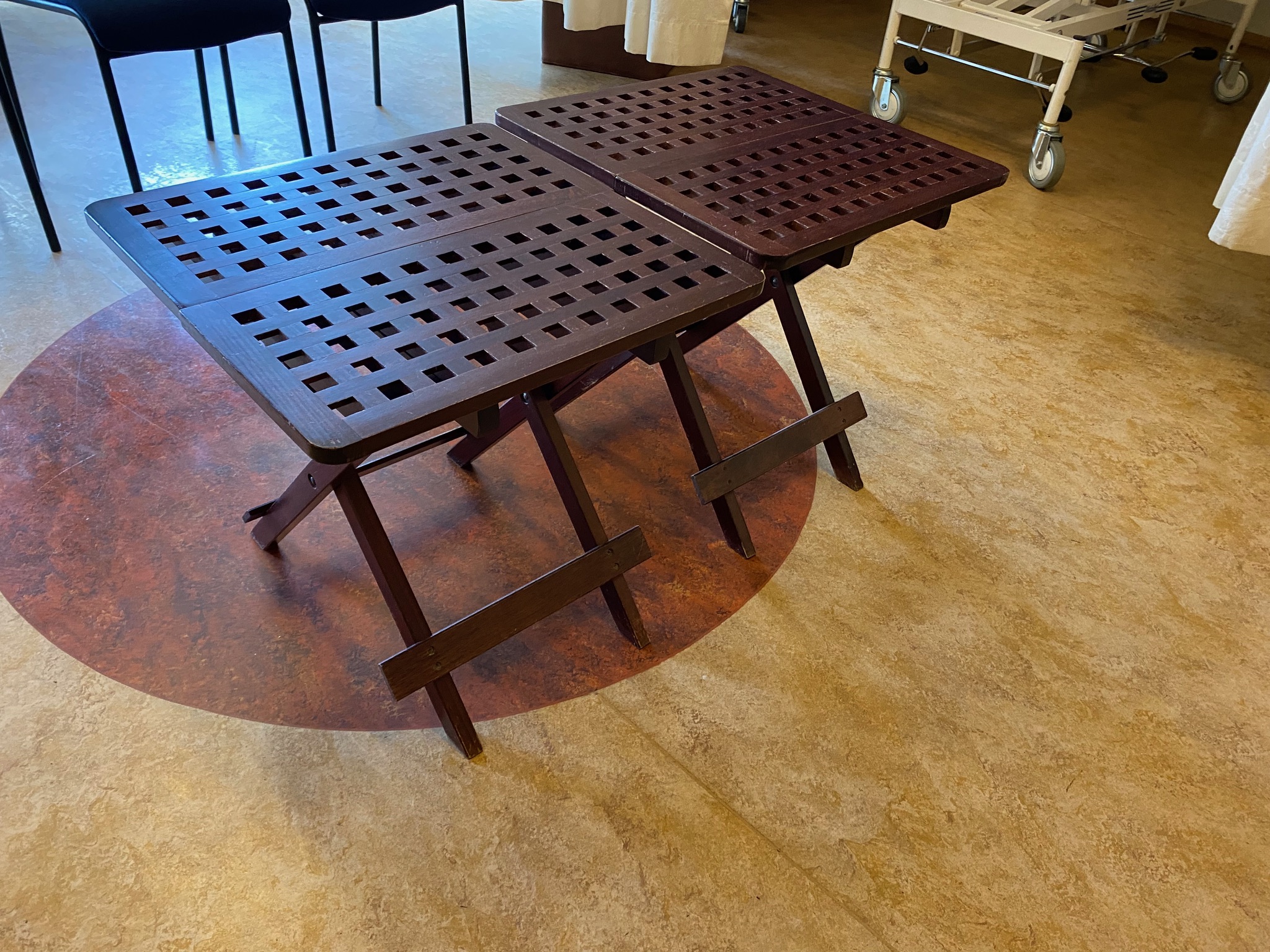 SELT / SOLD Hliðarborð (2 stk.) 2