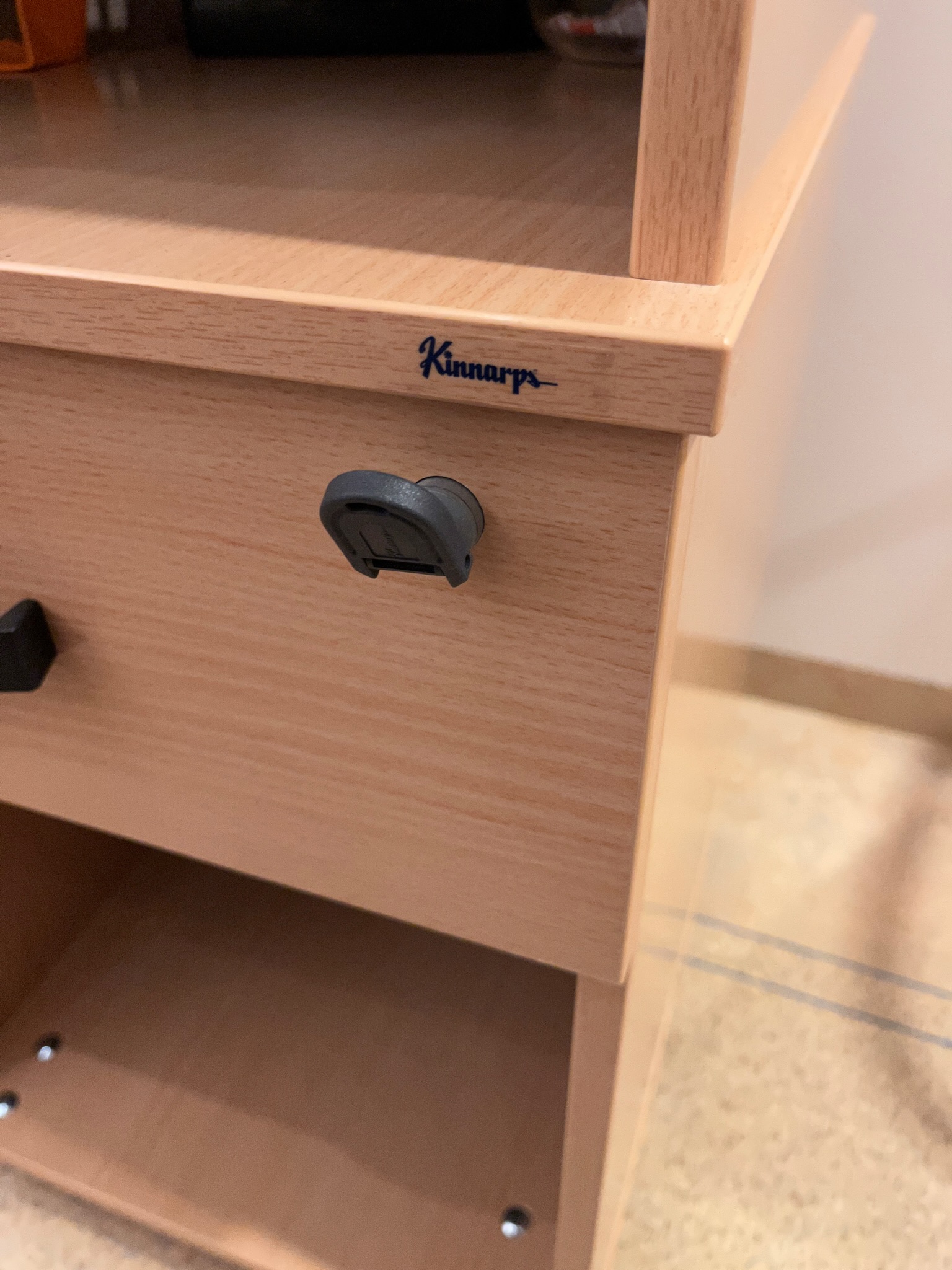 SELT / SOLD Ræðupúlt frá Kinnarps 4