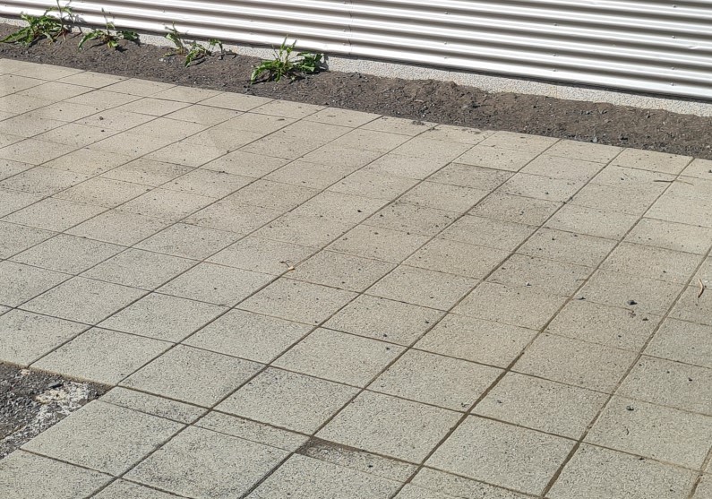 Selt - sold - Hellur til sölu - 30 * 30