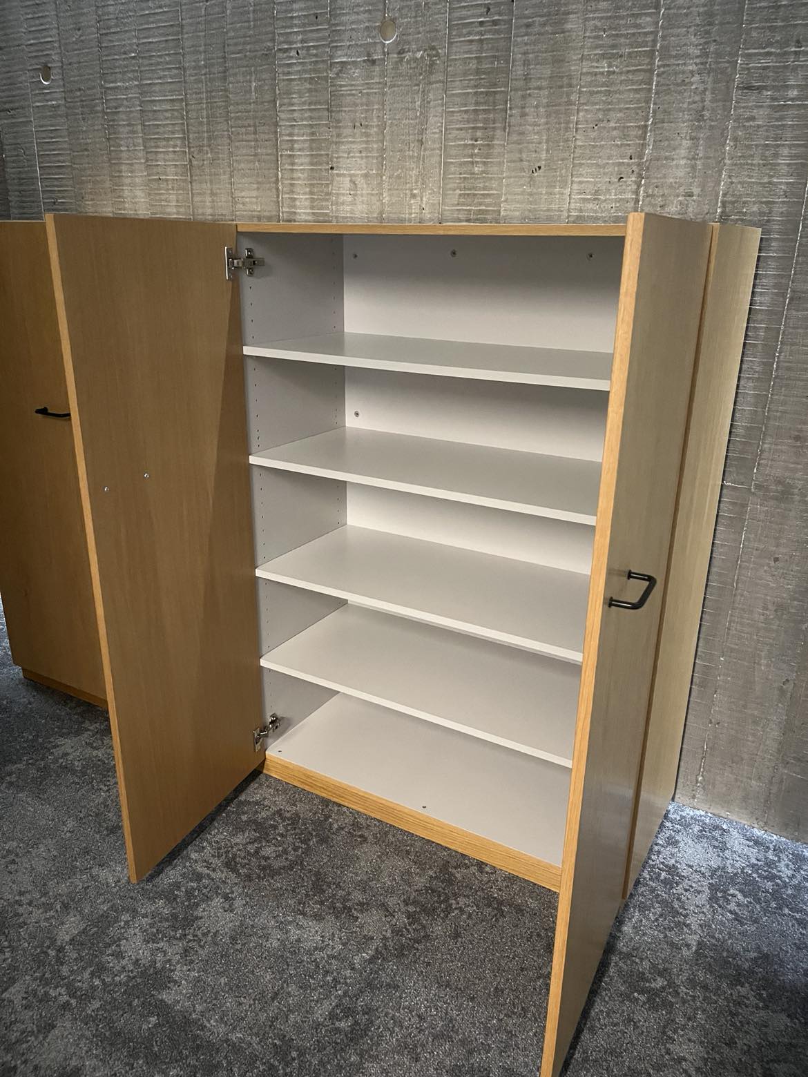 SELT / SOLD Flottur skrifstofuskápur 2