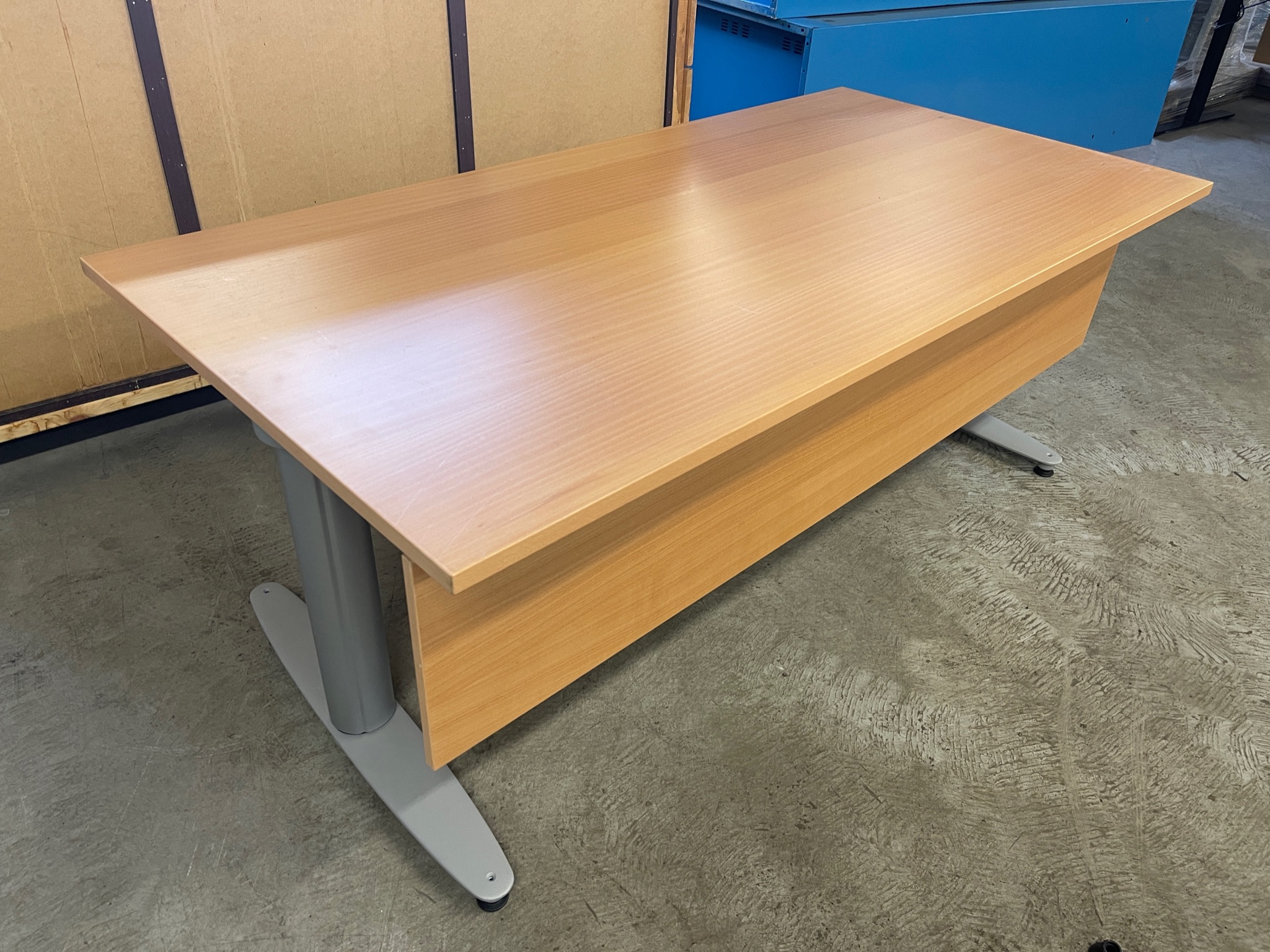 SELT / SOLD - Kinnarps T Series 160x80 frá Pennanum
