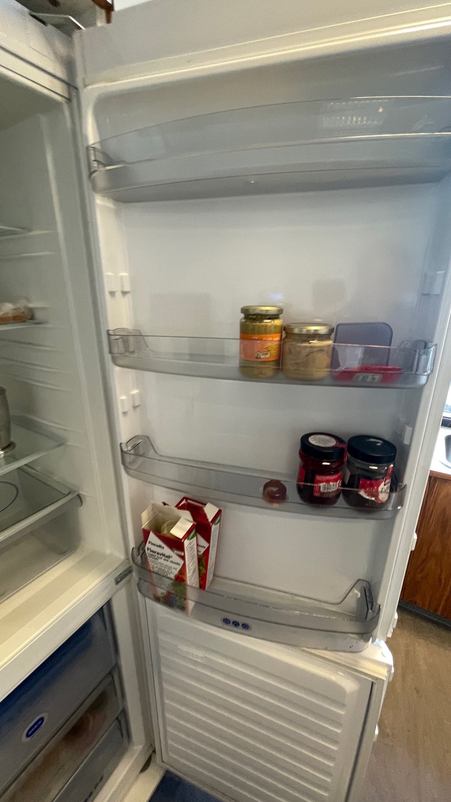 SELT / SOLD Whirlpool kæliskápur með fyrsti - Alþingi 4
