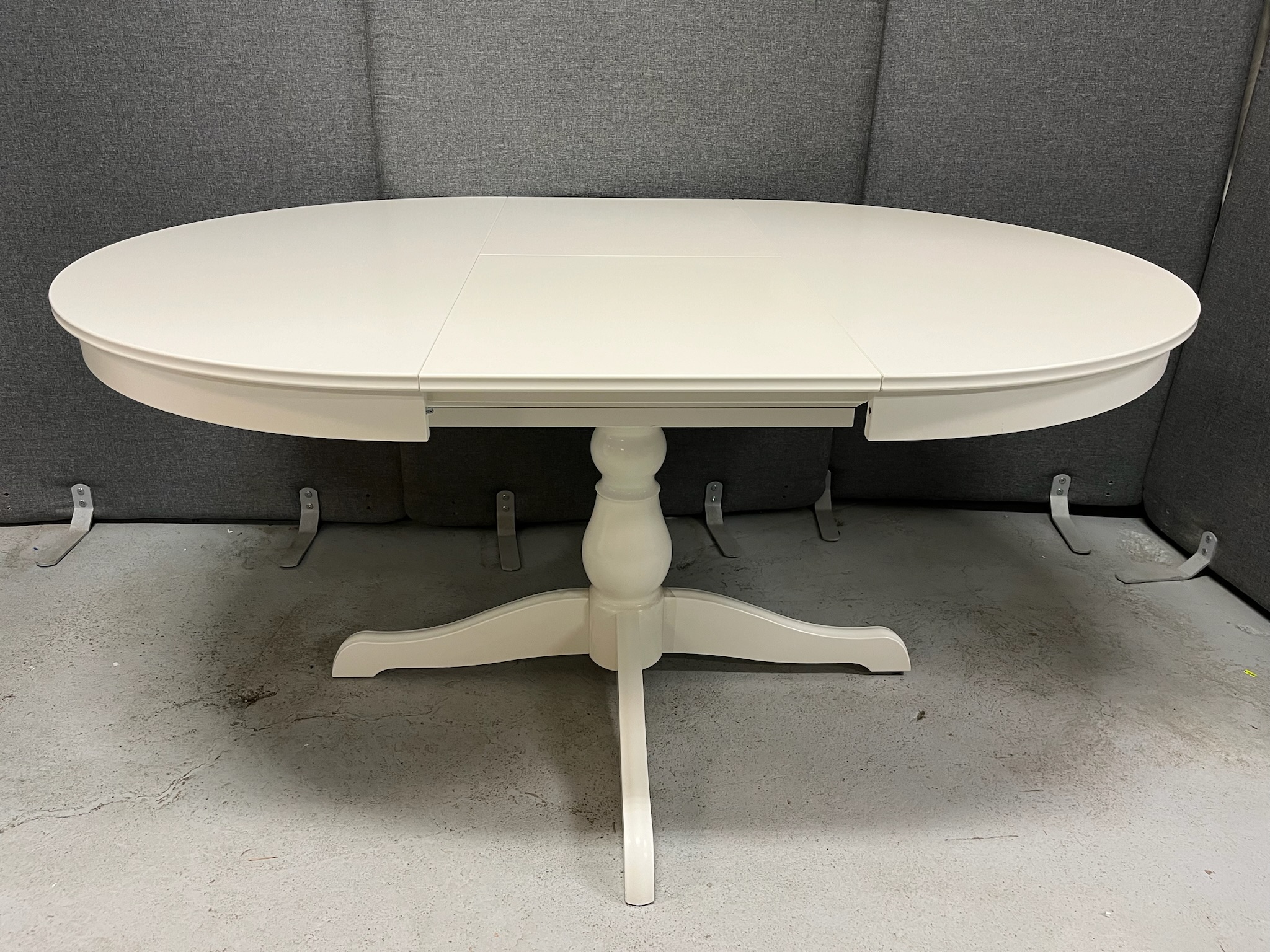 SELT / SOLD IKEA eldhúsborð, stækkanlegt, B155/110 x D110 sm. 2
