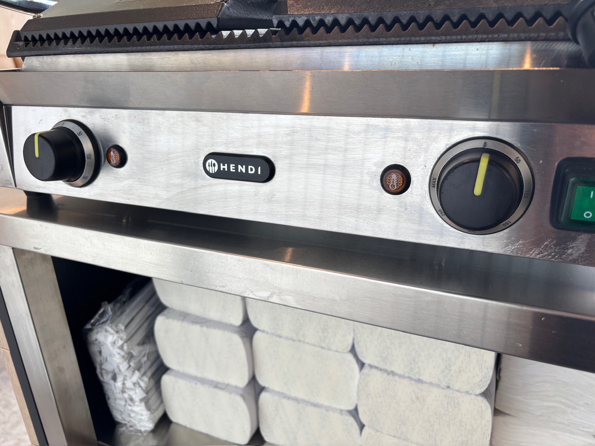 SELT / SOLD Nýlegt Hendi Samlokugrill Tvöfalt 3