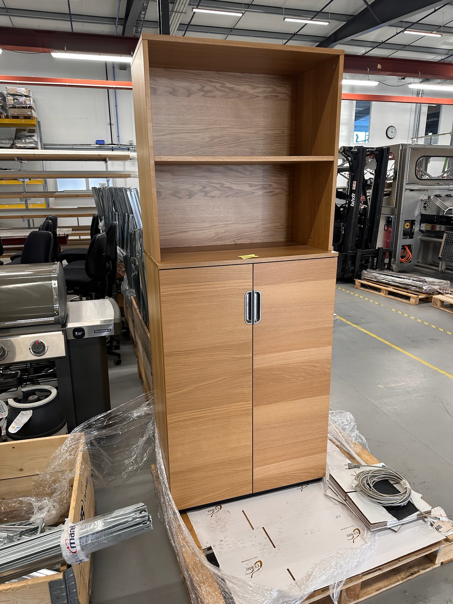 SELT / SOLD IKEA skrifstofuskápur, H200 x B80 x D45 sm.