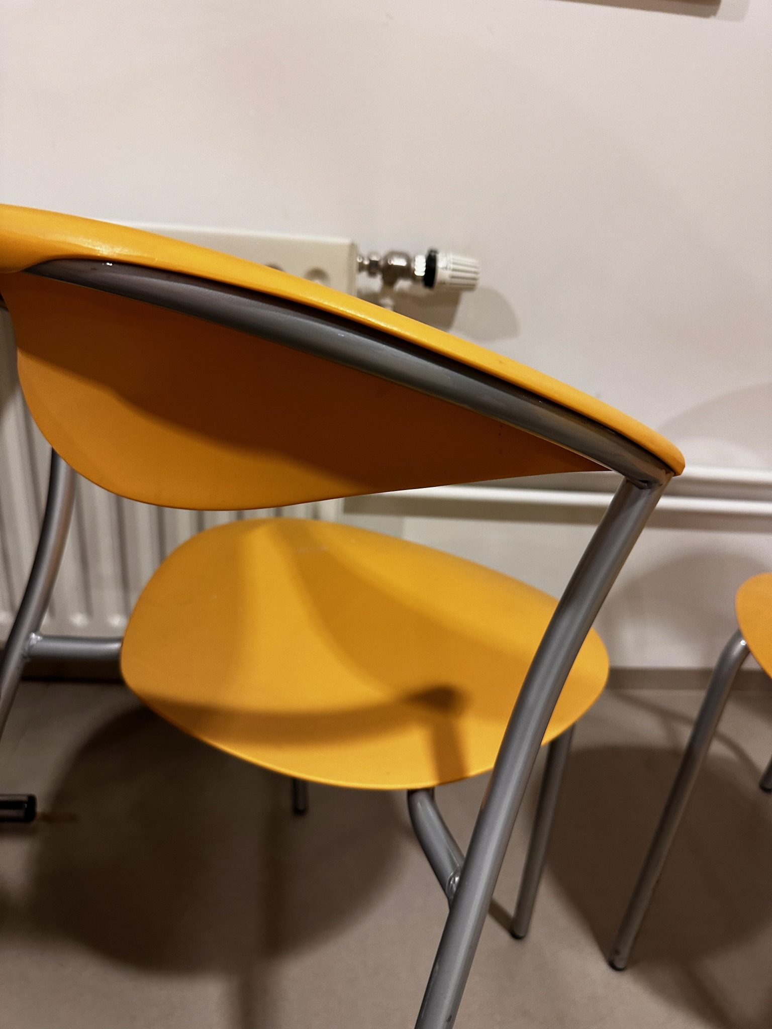 SELT / SOLD Eldhússtólar, staflanlegir 7