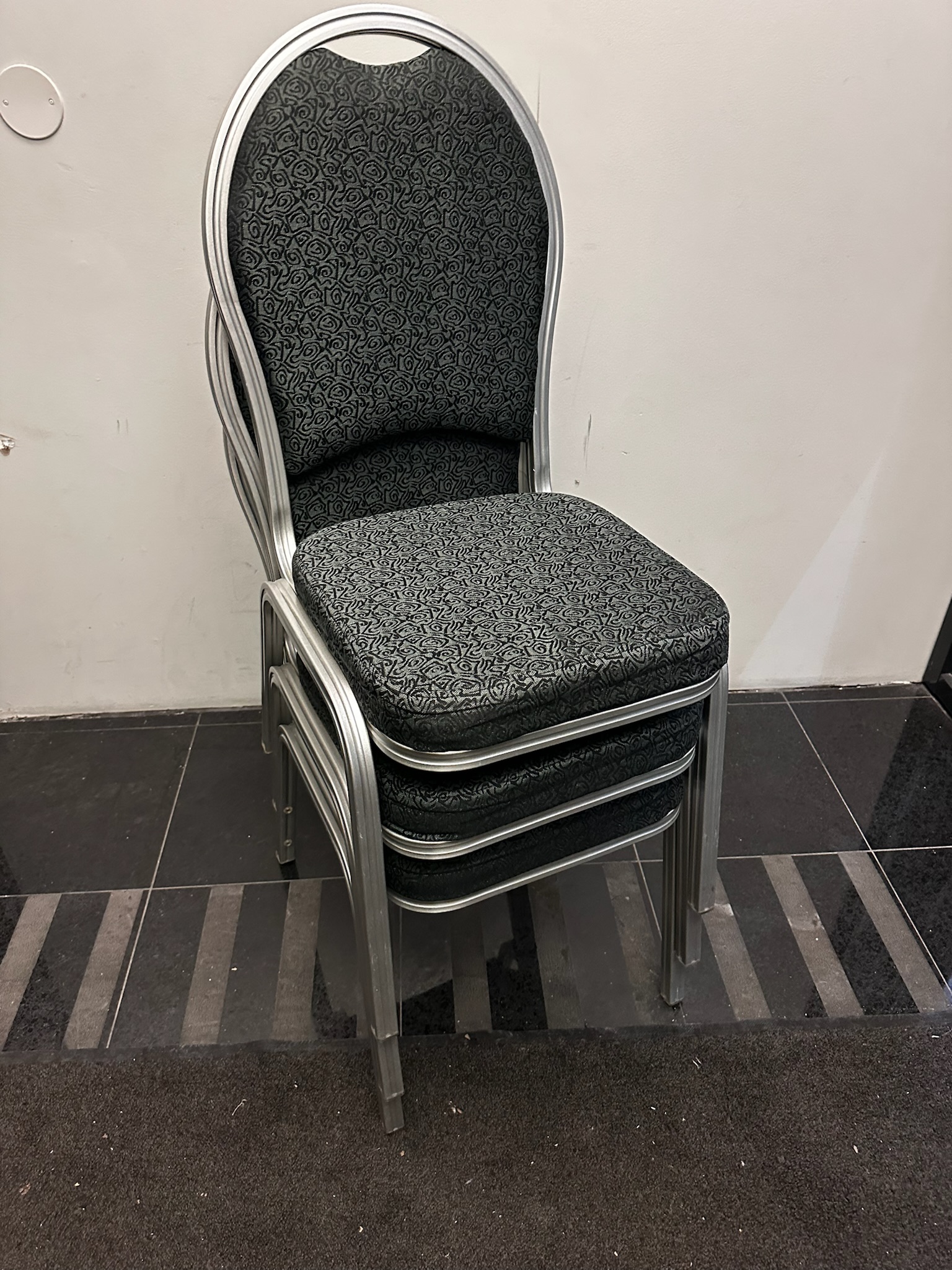 SELT / SOLD Staflanlegir veislustólar - fundarstólar (33 stk.) 4