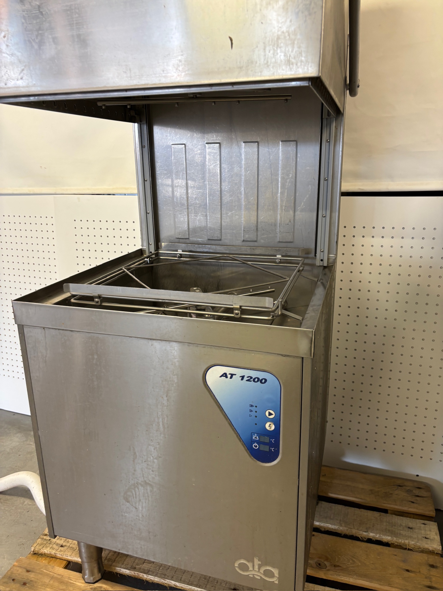 SELT / SOLD ATA-AT1200 húddvél 10 kw. 4