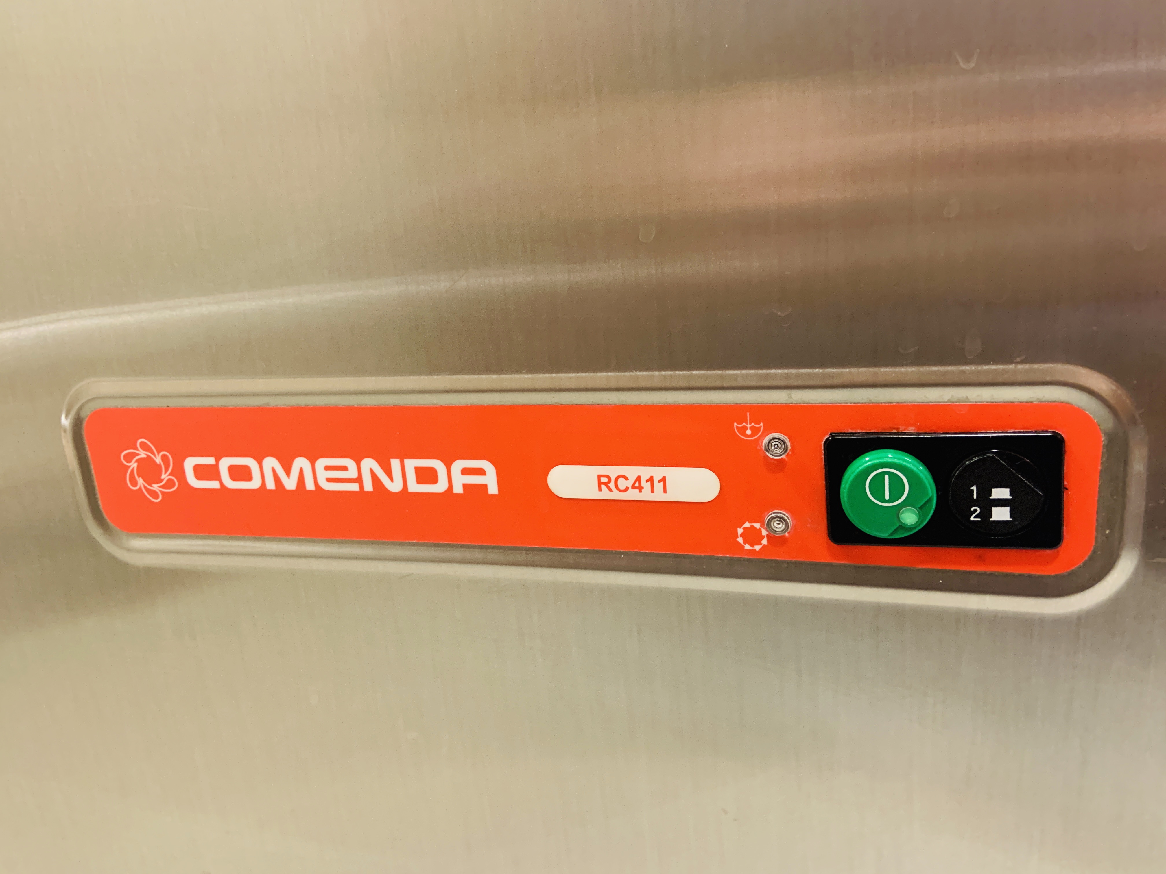 Selt - Comenda RC411 húddvél frá Fastus 7