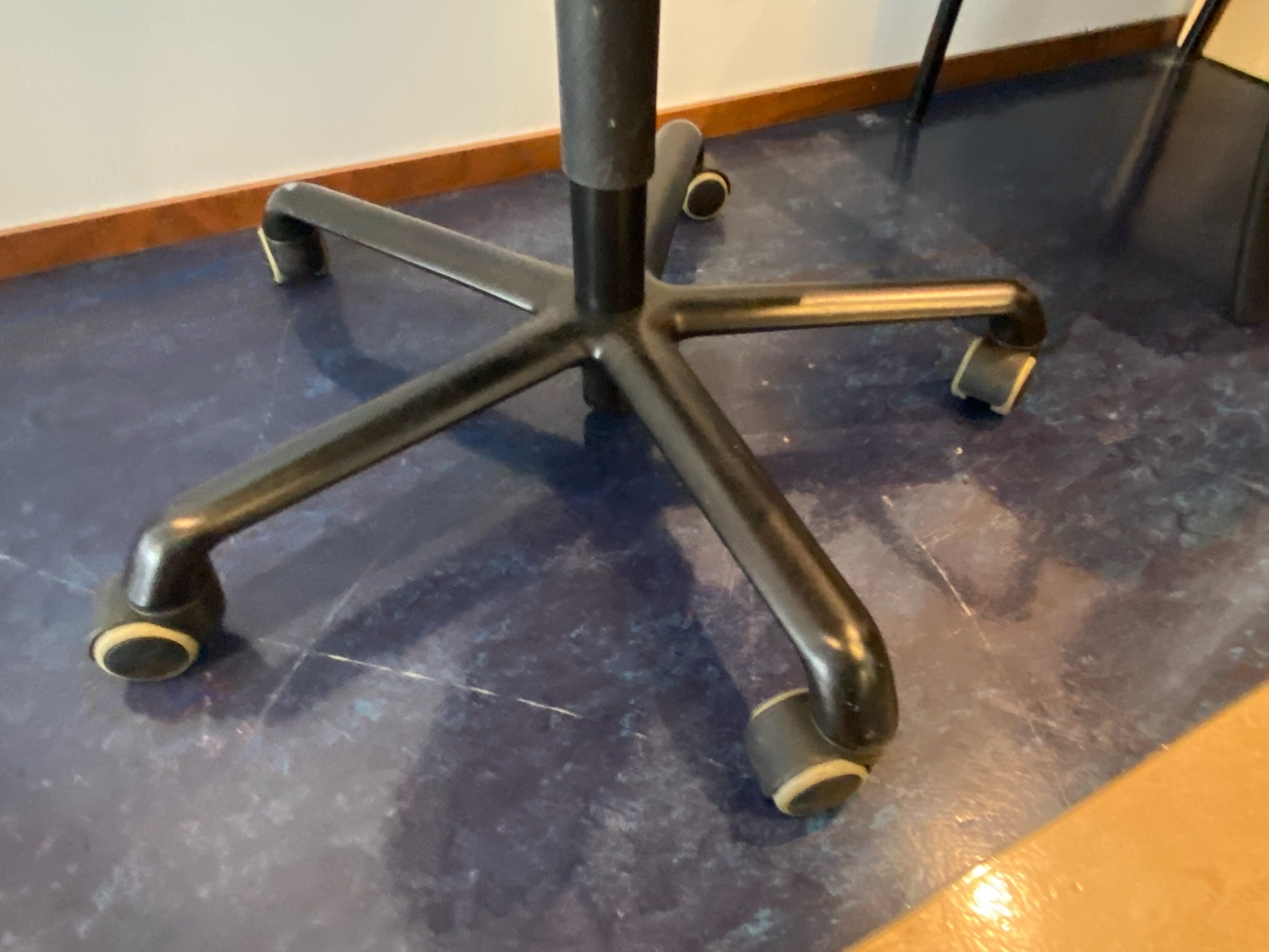 SELT / SOLD ÁG fundarstólar á hjólum - rauðir (27 stk.) 6