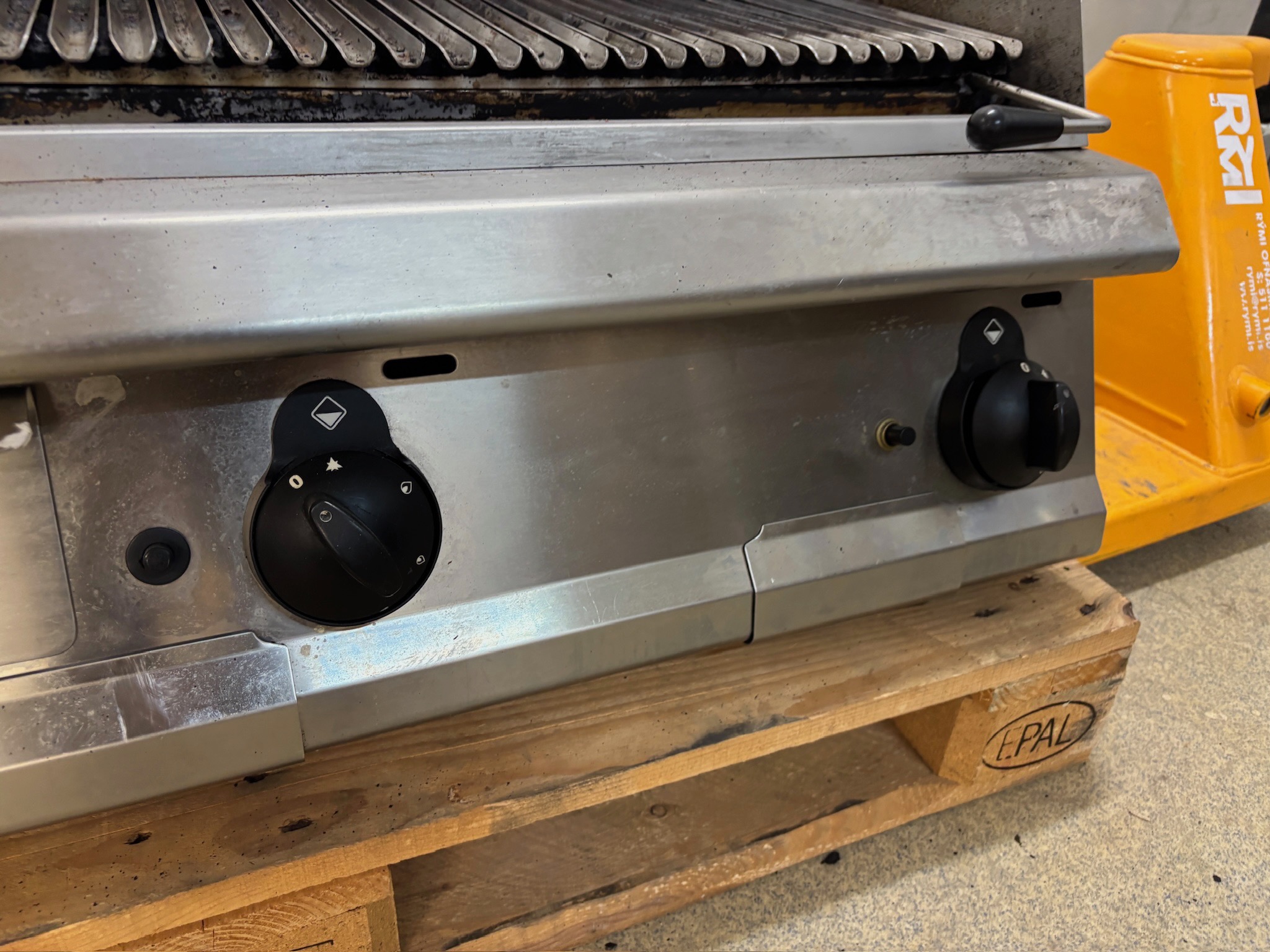 SELT / SOLD Grillvapor gasgrill, B80 x D80 x H41 sm. 11