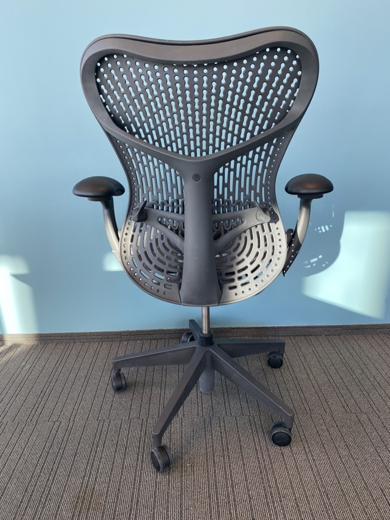 SELT / SOLD Herman Miller Mirra 2 frá Pennanum, sem nýir 4