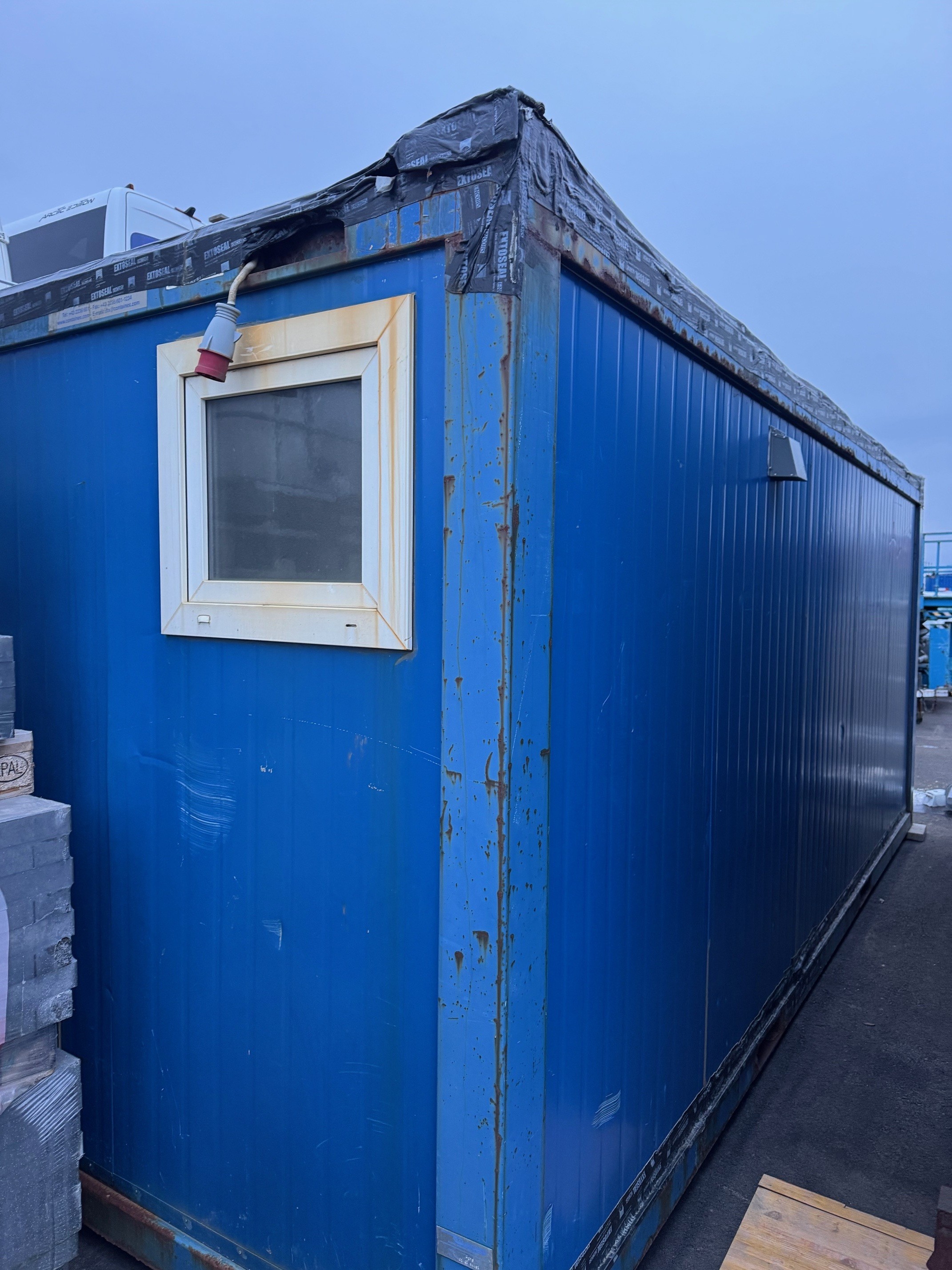 SELT / SOLD - 20 ft. WC gámur - klósett gámur 4