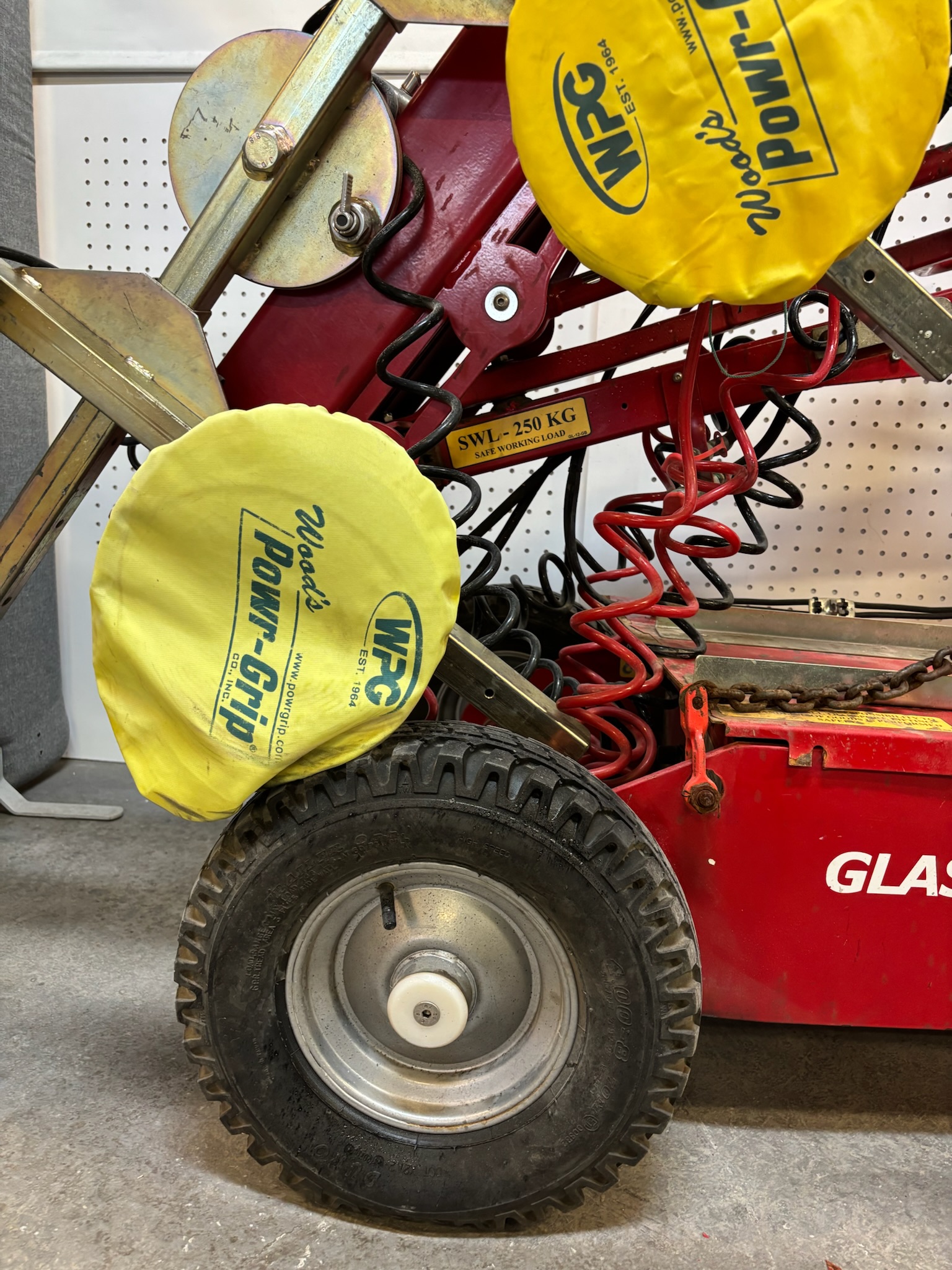 SELT / SOLD Glasslift 250 – Glerlyfta með sogskálum 7