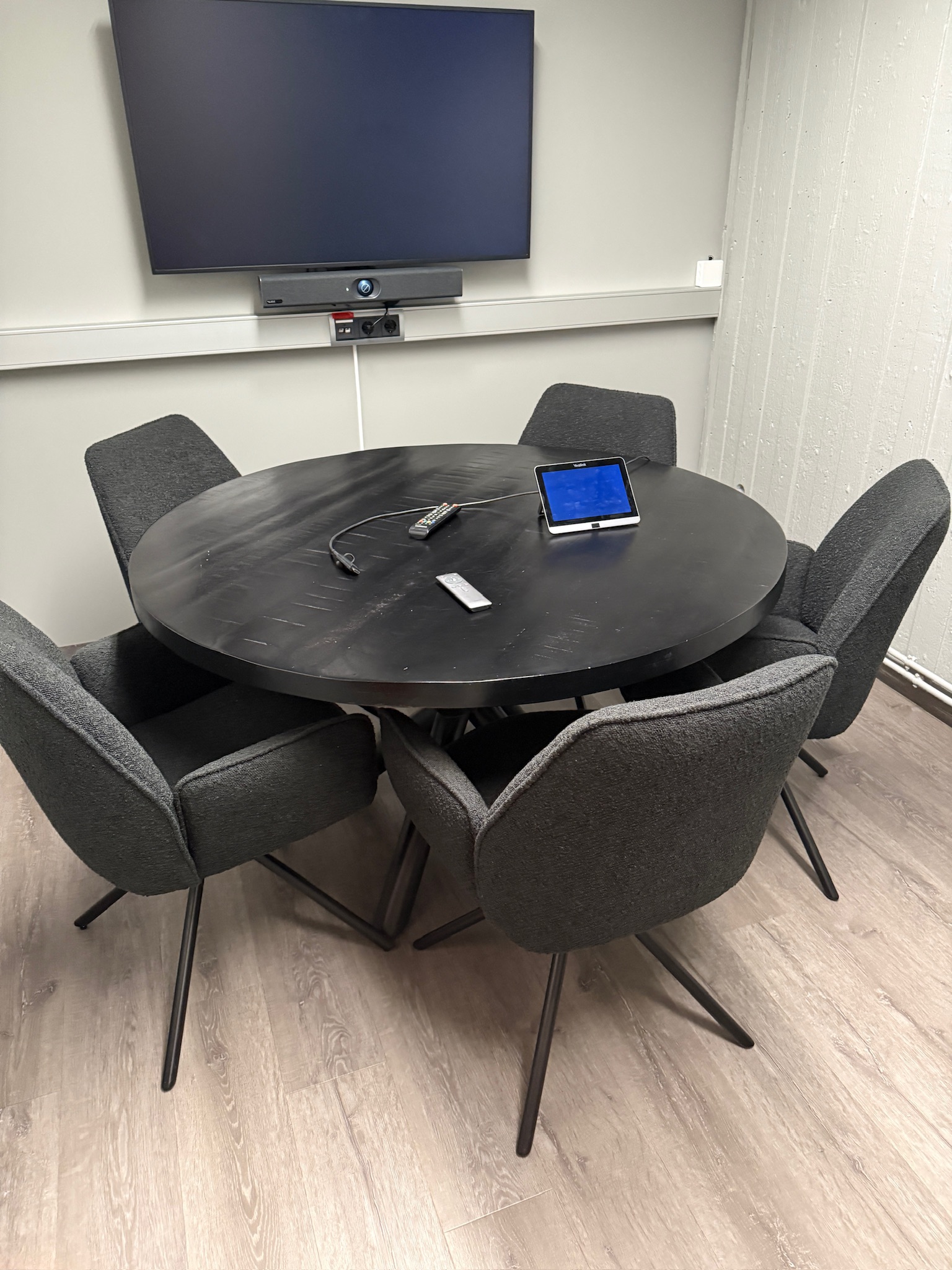 SELT / SOLD Hringborð frá Tekk, Ø130 sm.