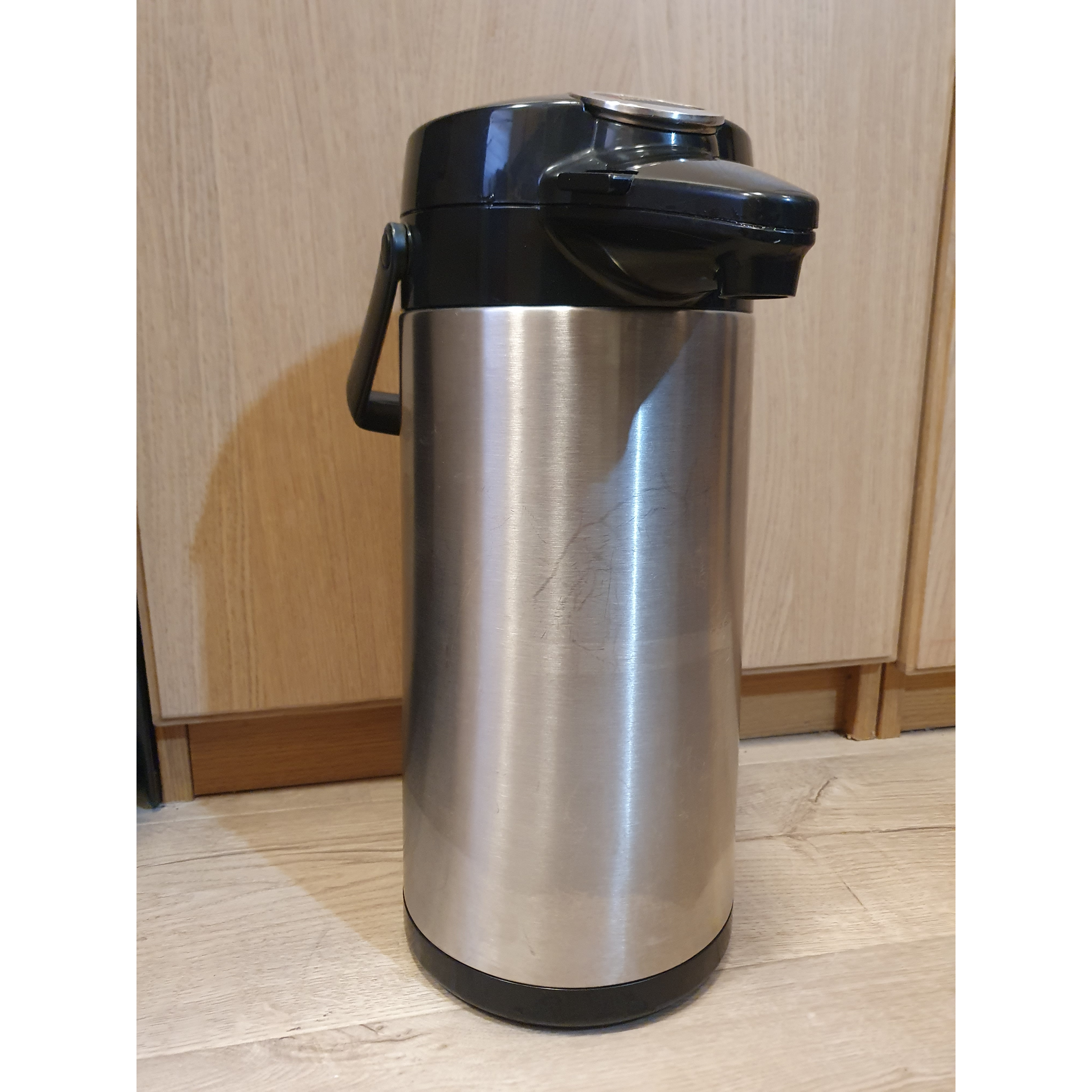 SELT / SOLD Bravilor pumpubrúsi með innri stálflösku, 2,2L