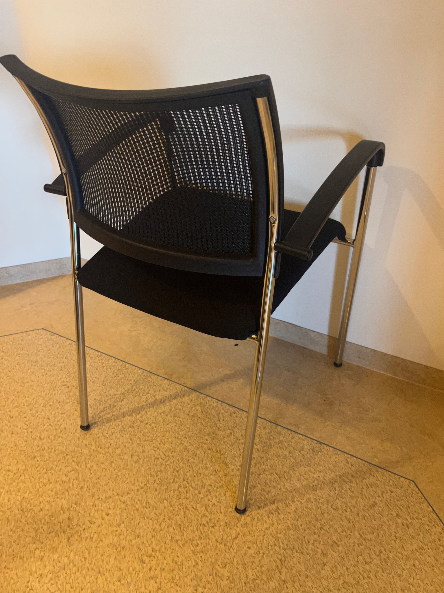 SELT / SOLD - Fundarstólar - 5 stk til 4