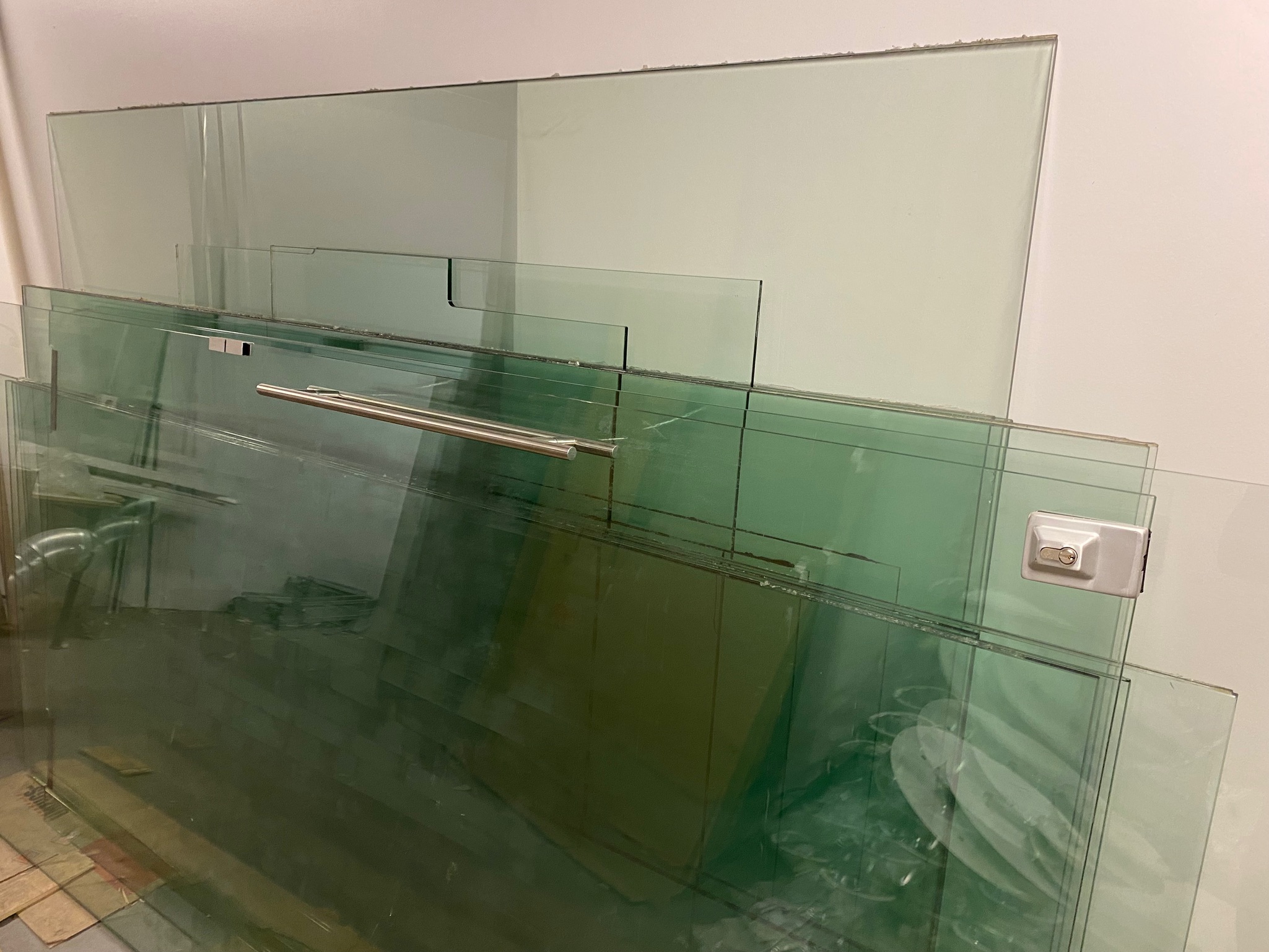 SELT / SOLD - Hert gler - 247sm. x 178/135sm.