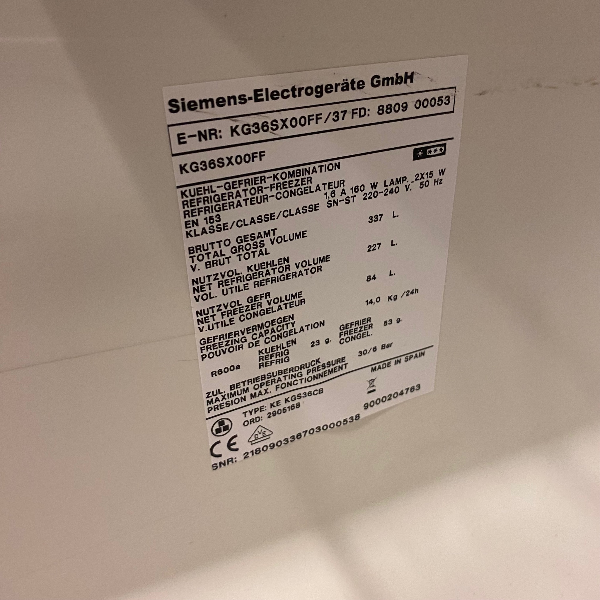 SELT / SOLD Siemens ísskápur með frysti, H186sm. 8