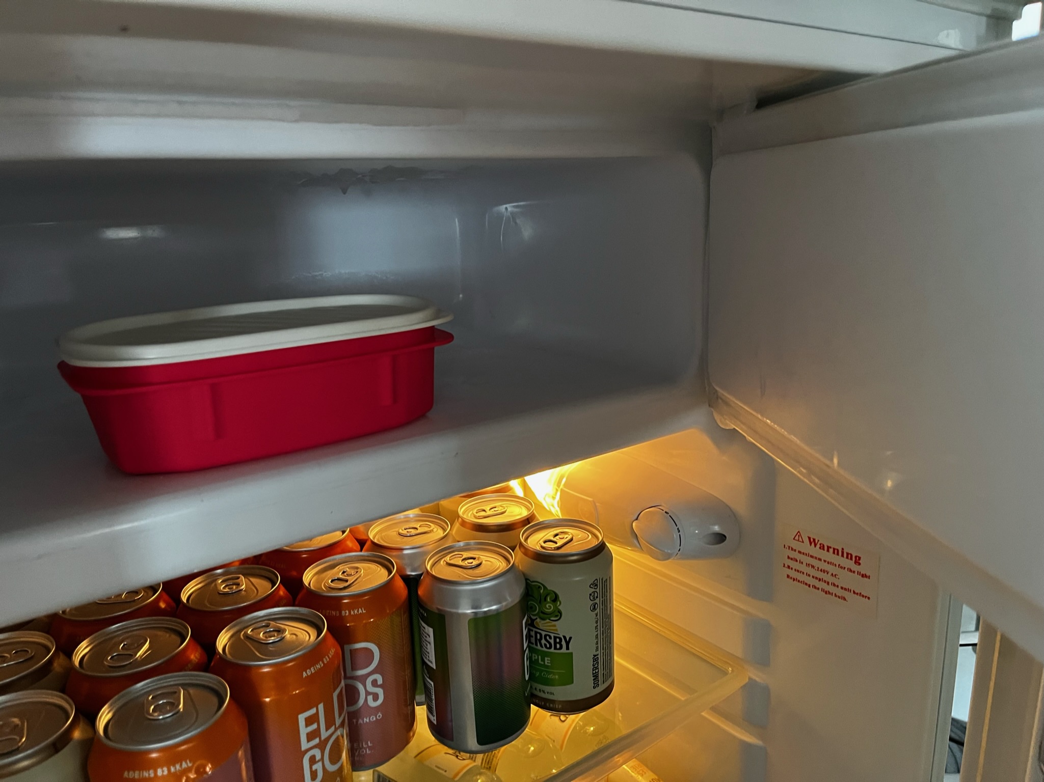 SELT/SOLD Whirlpool A-Class kælir m. frysti 5