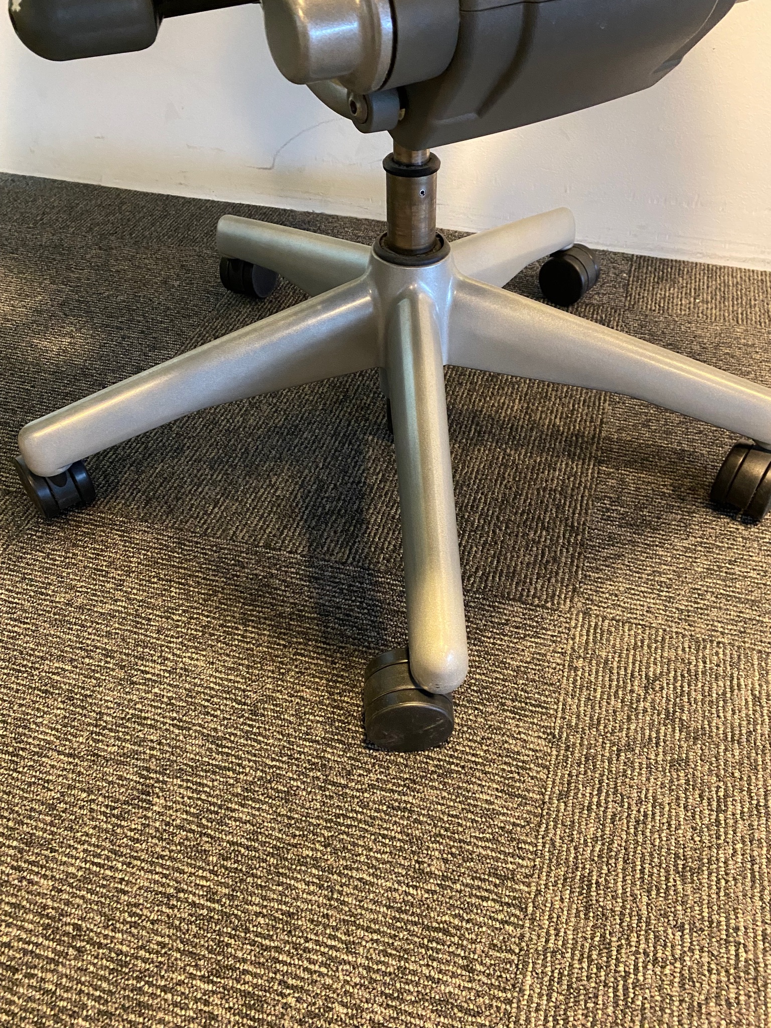 SELT / SOLD Herman Miller Aeron, C stærð 9