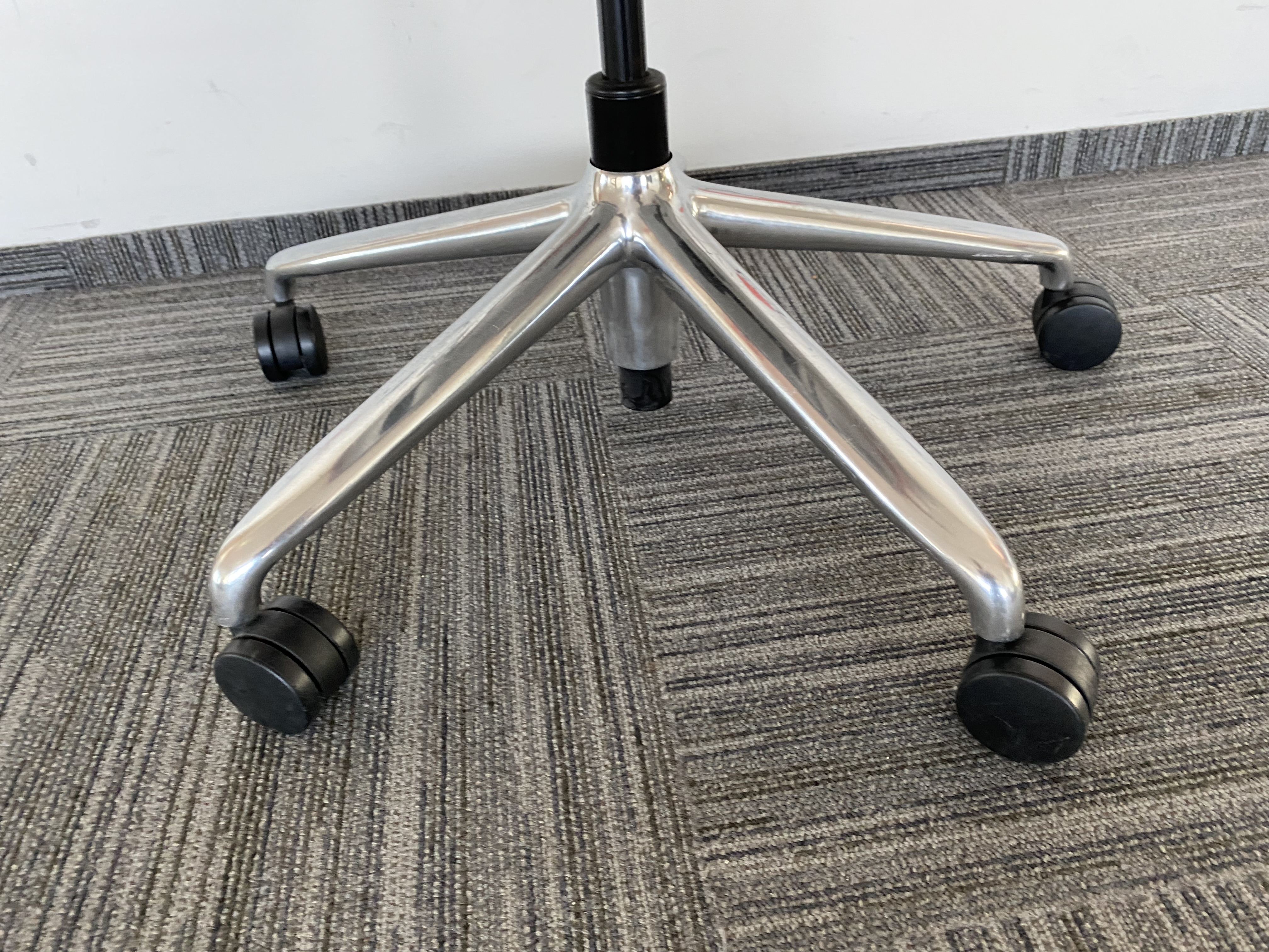 SELT / SOLD Herman Miller Sayl (2 stk.) 8