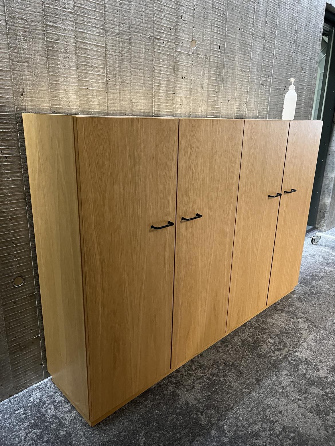 SELT / SOLD Flottur skrifstofuskápur