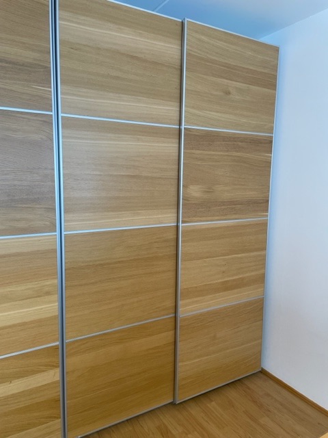 SELT / SOLD IKEA skápaeining m/rennihurðum