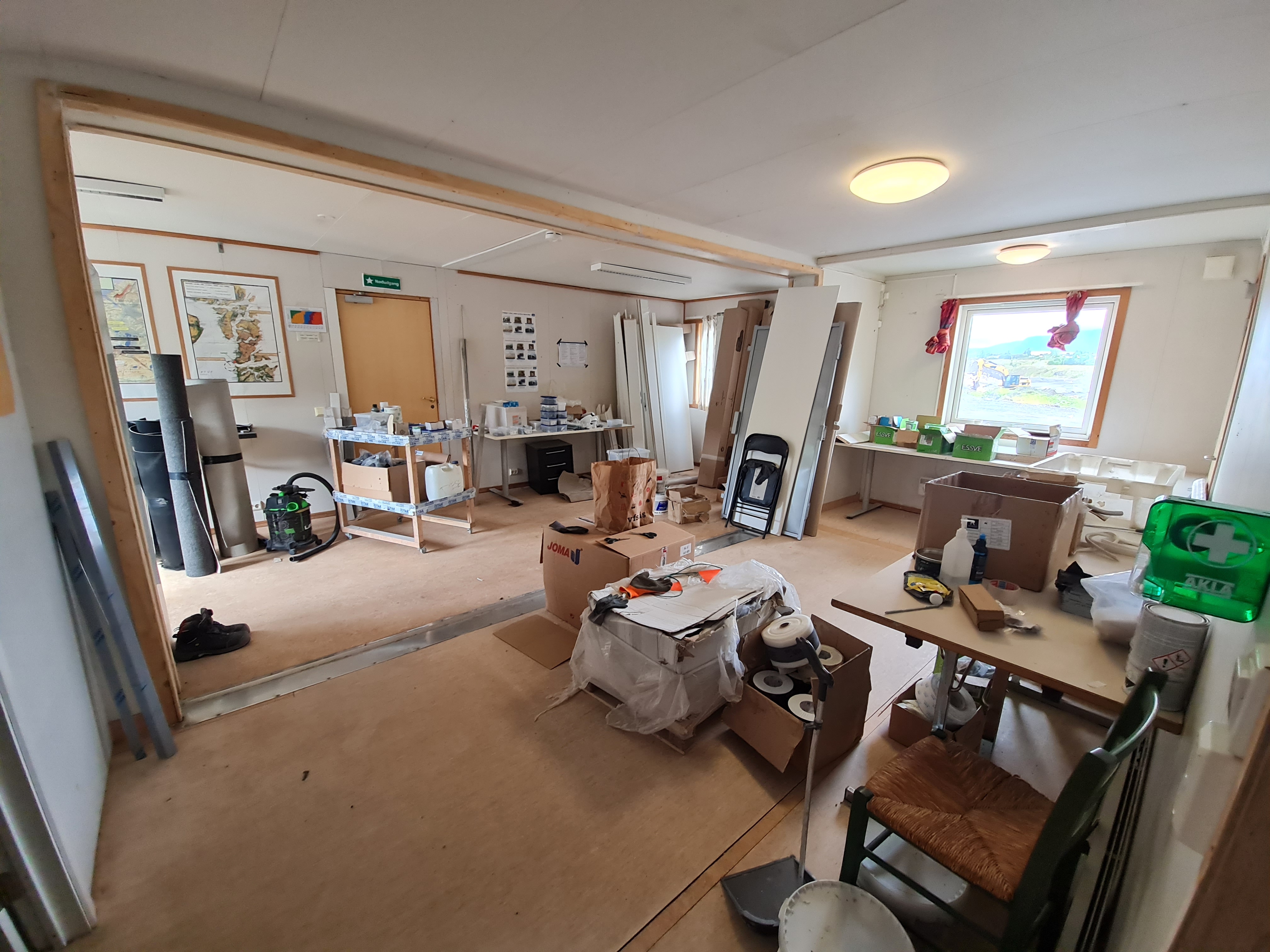 SELT / SOLD - Smáhýsi herbergi - opið rými - mötuneyti - hús 6 4