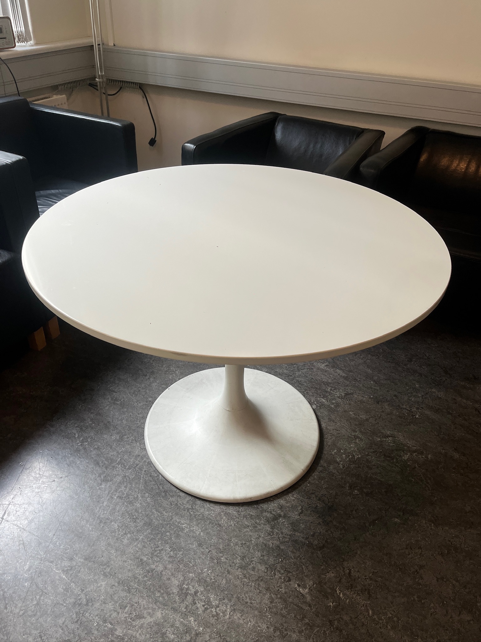 SELT / SOLD IKEA hringborð