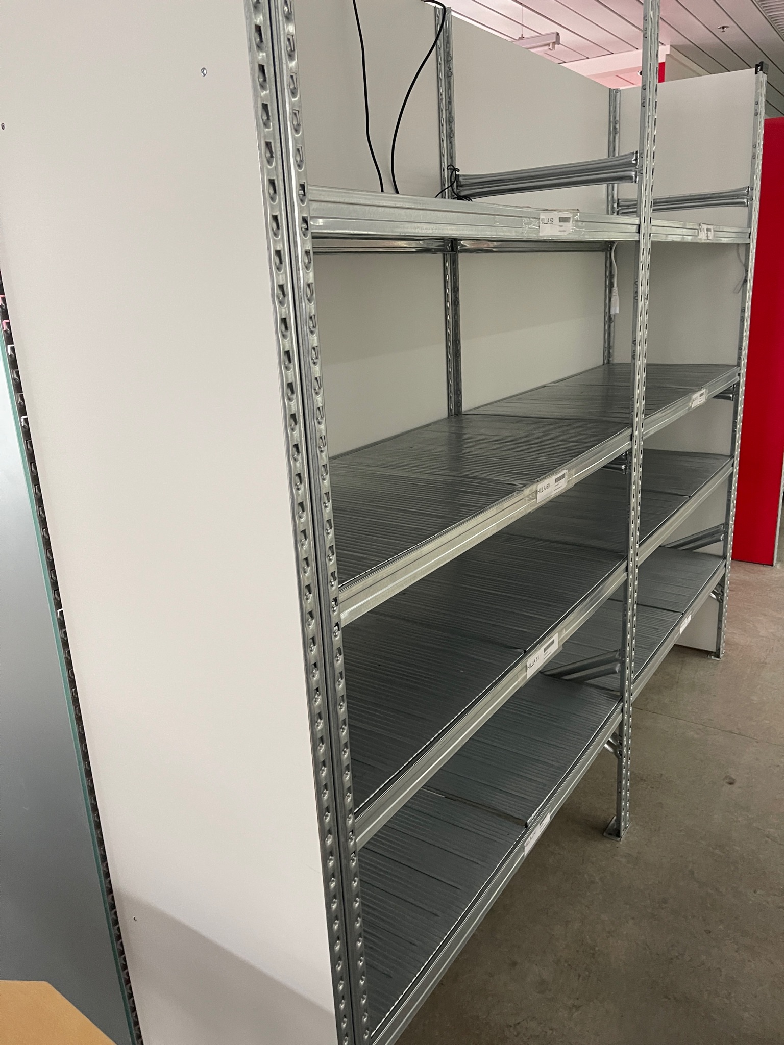 SELT / SOLD Ísold hillurekkar H211 sm (2 stk.) 2