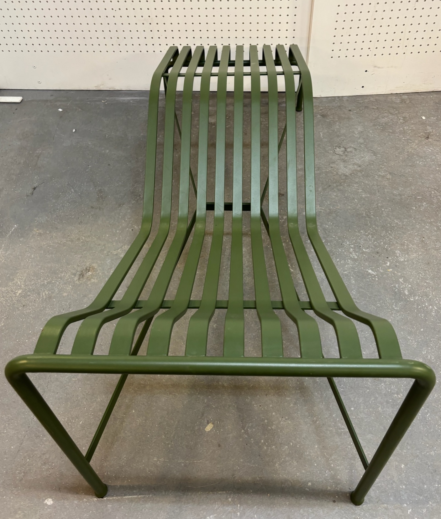 SELT / SOLD HAY legubekkur frá Pennanum 3