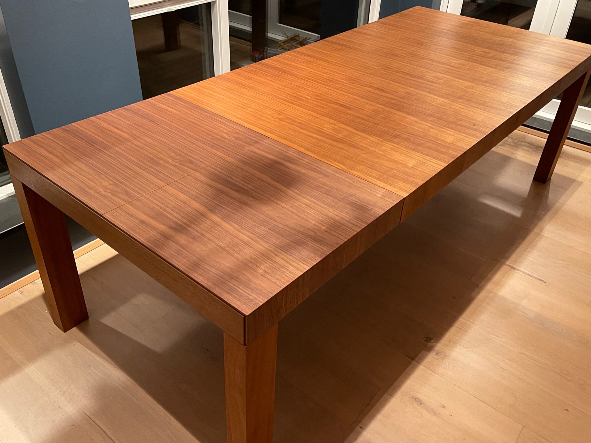 SELT / SOLD Glæsilegt eldhús/borðstofuborð (stækkanlegt) 9