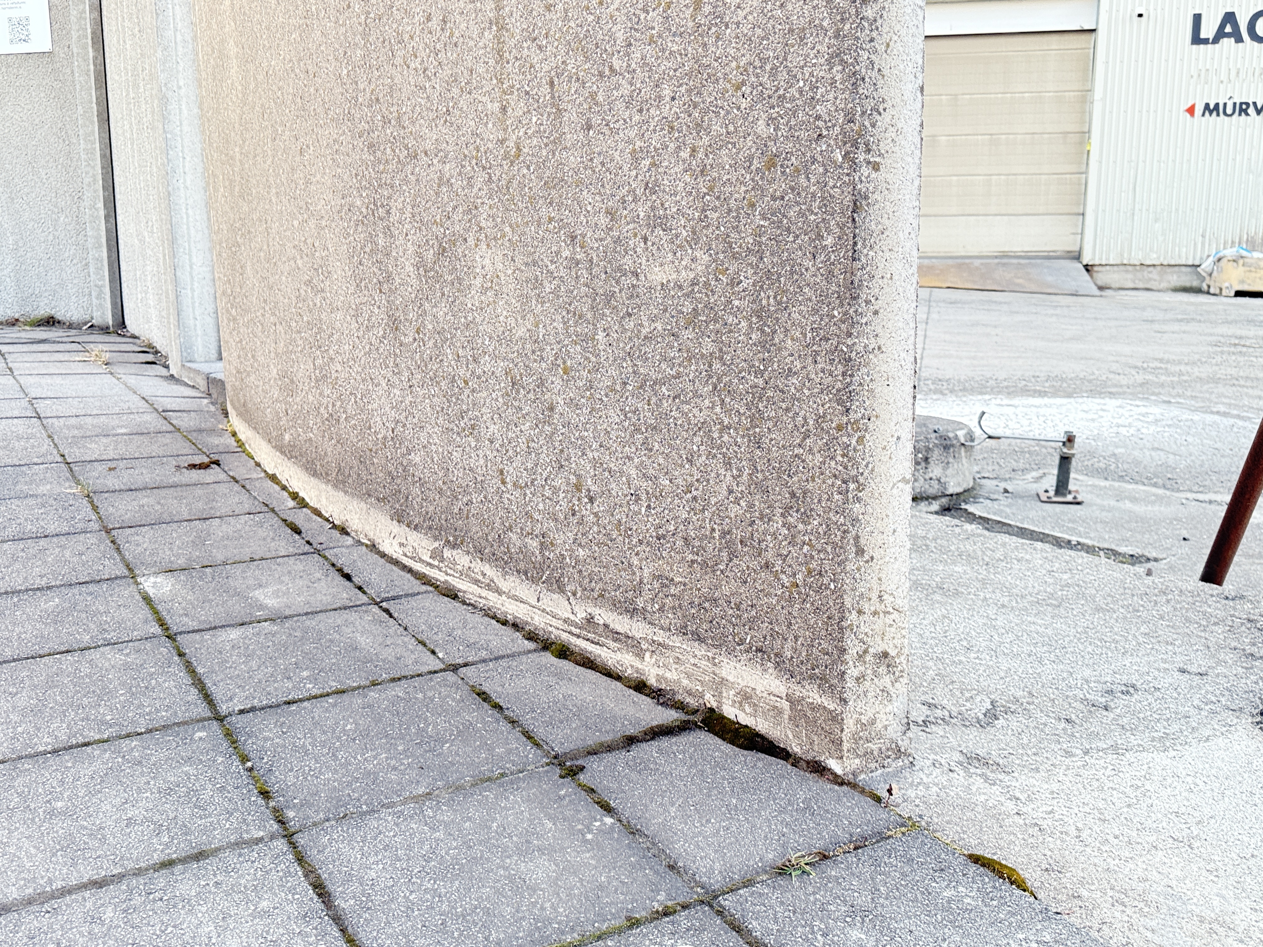 SELT / SOLD - Skilti - hæð 5 m x breidd 2 m 5