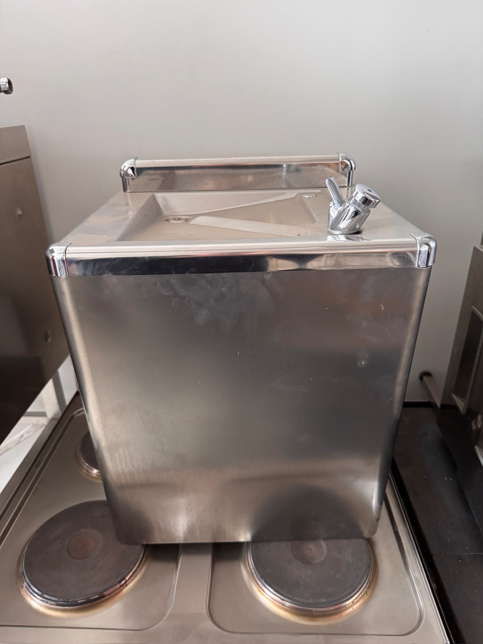 SELT / SOLD Vatnsbrunnur 2