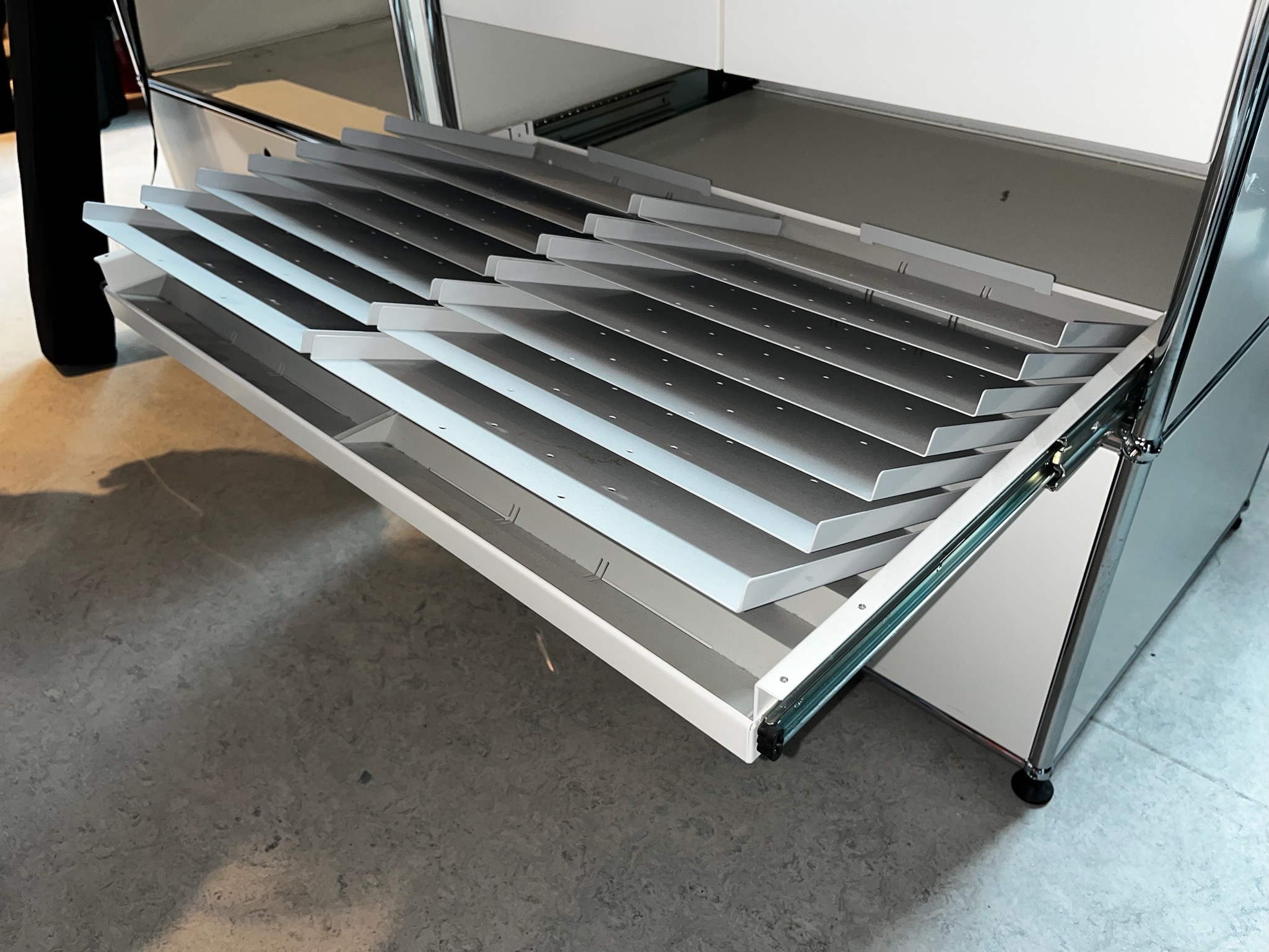 SELT / SOLD USM Haller hönnunarskápur 7