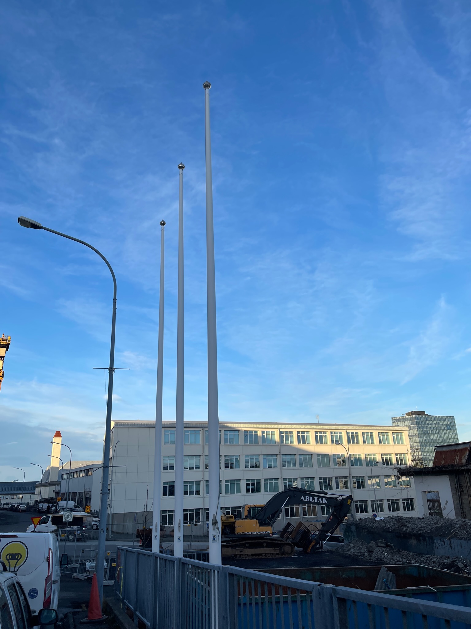 SELT / SOLD - Fánastöng - 8 metrar