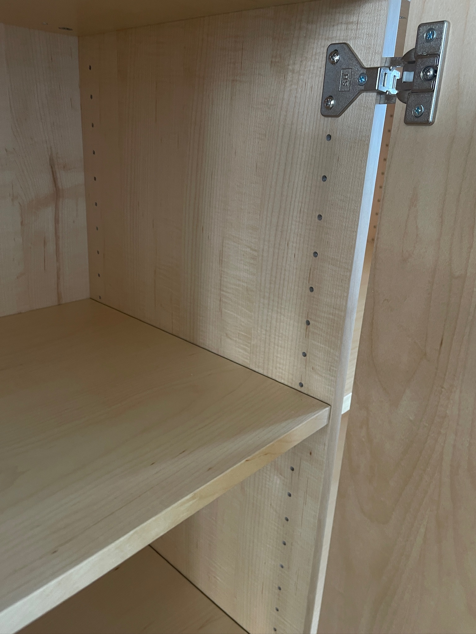SELT / SOLD Skrifstofuskápur með læsingu, H118xB160xD45sm. 7