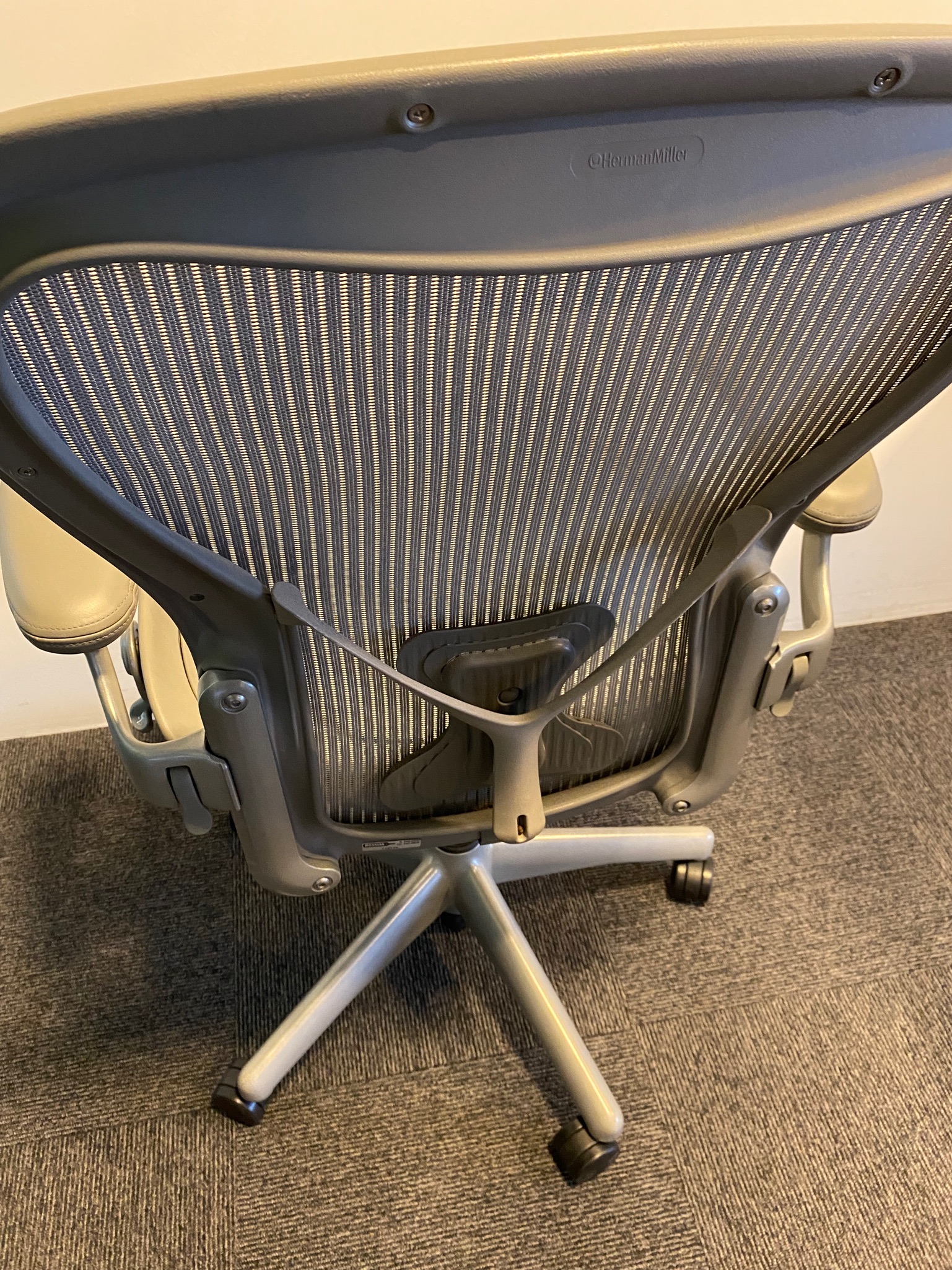 SELT / SOLD Herman Miller Aeron, C stærð 5