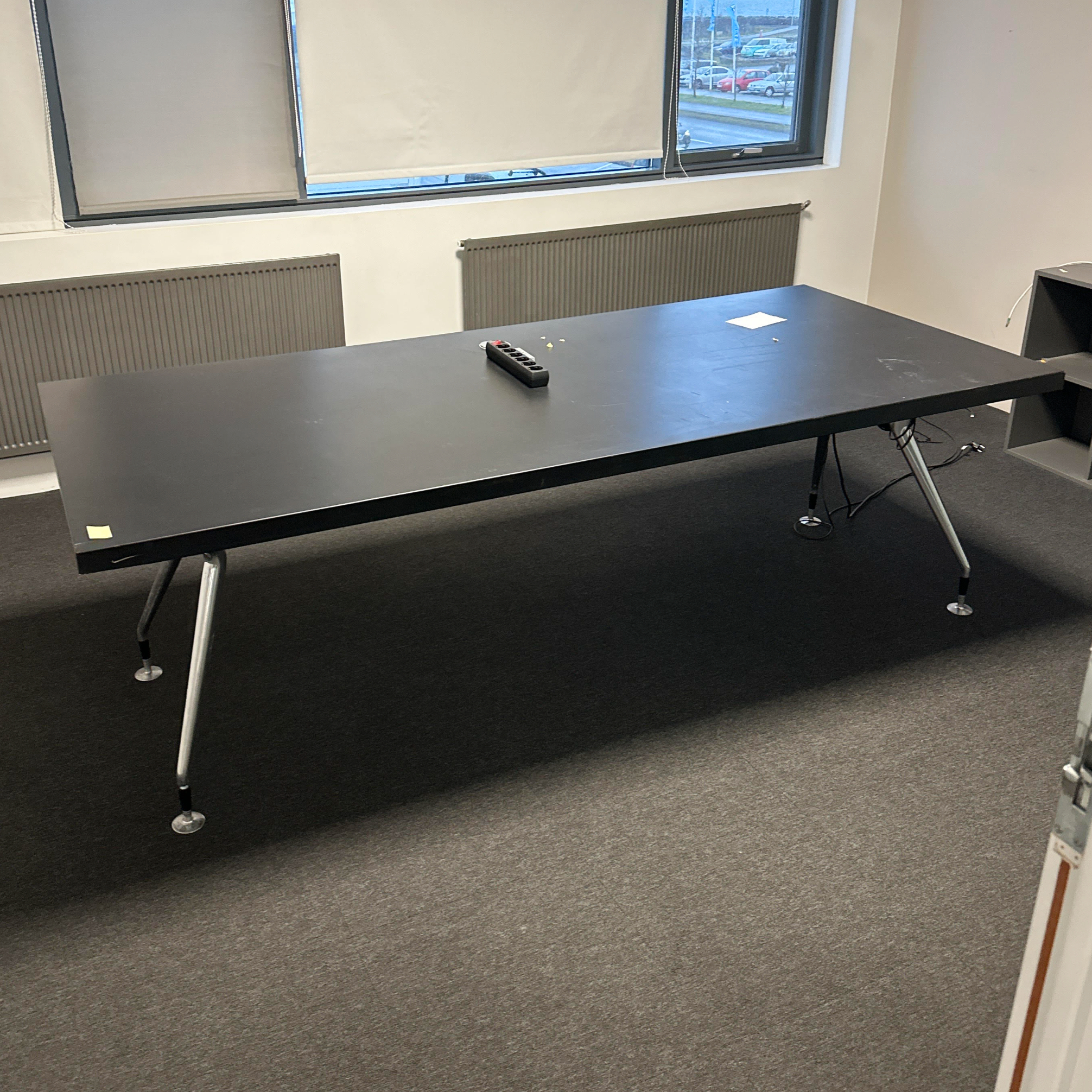 SELT / SOLD Bulo fundarborð, L240xB105sm.