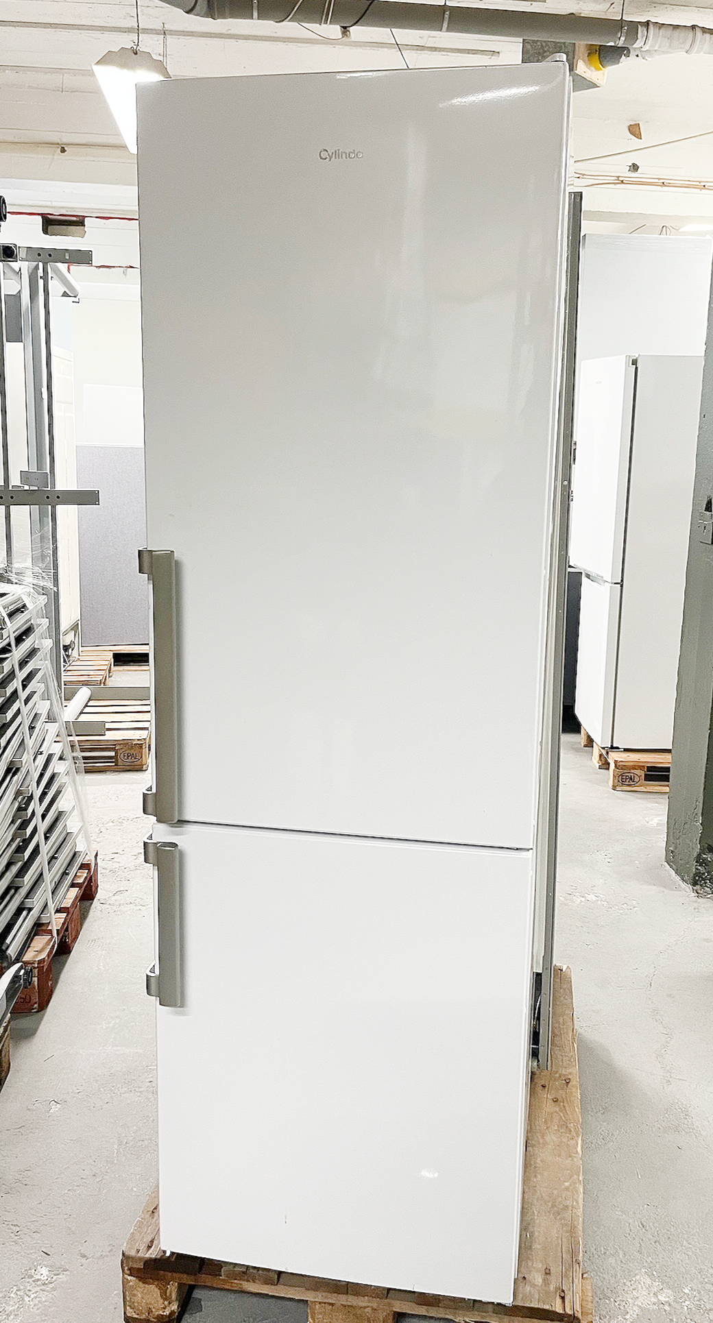 SELT / SOLD Cylindo kæli- og frystiskápur, H186 sm.