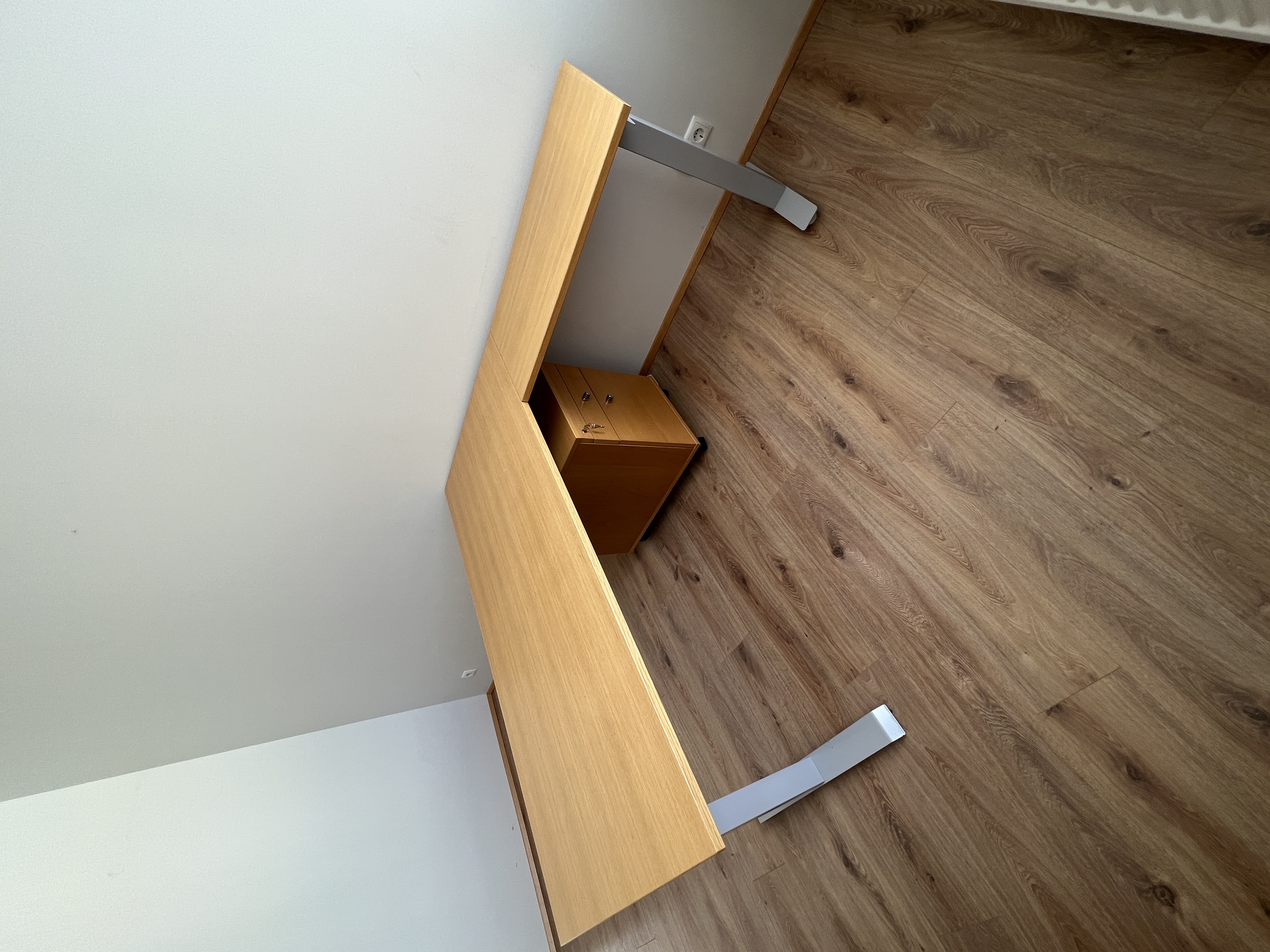 SELT / SOLD Vandað skrifborð 3