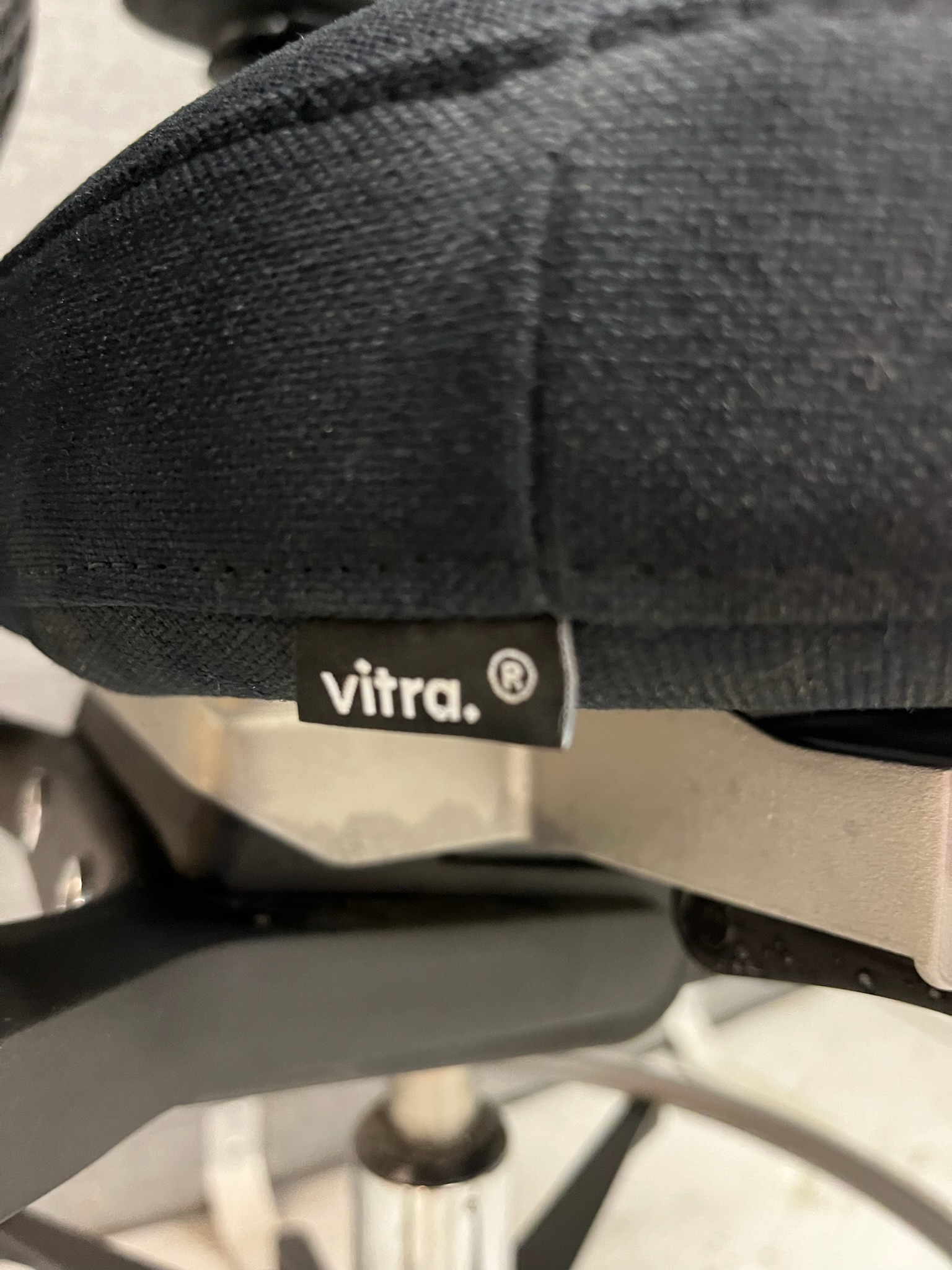 SELT / SOLD Vitra hástóll frá Pennanum 7