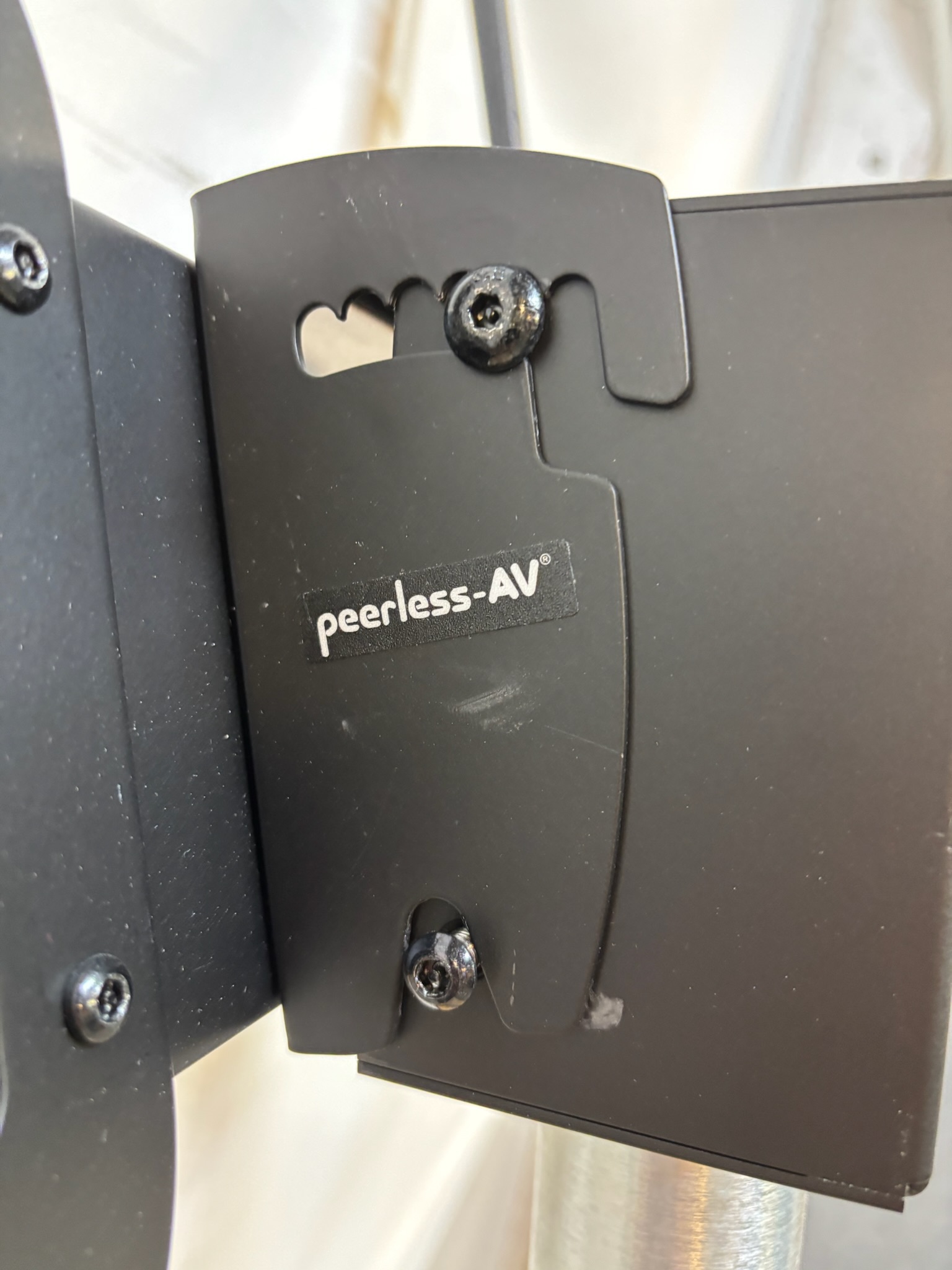 Peerless-AV loftfesting fyrir sjónvarp 5