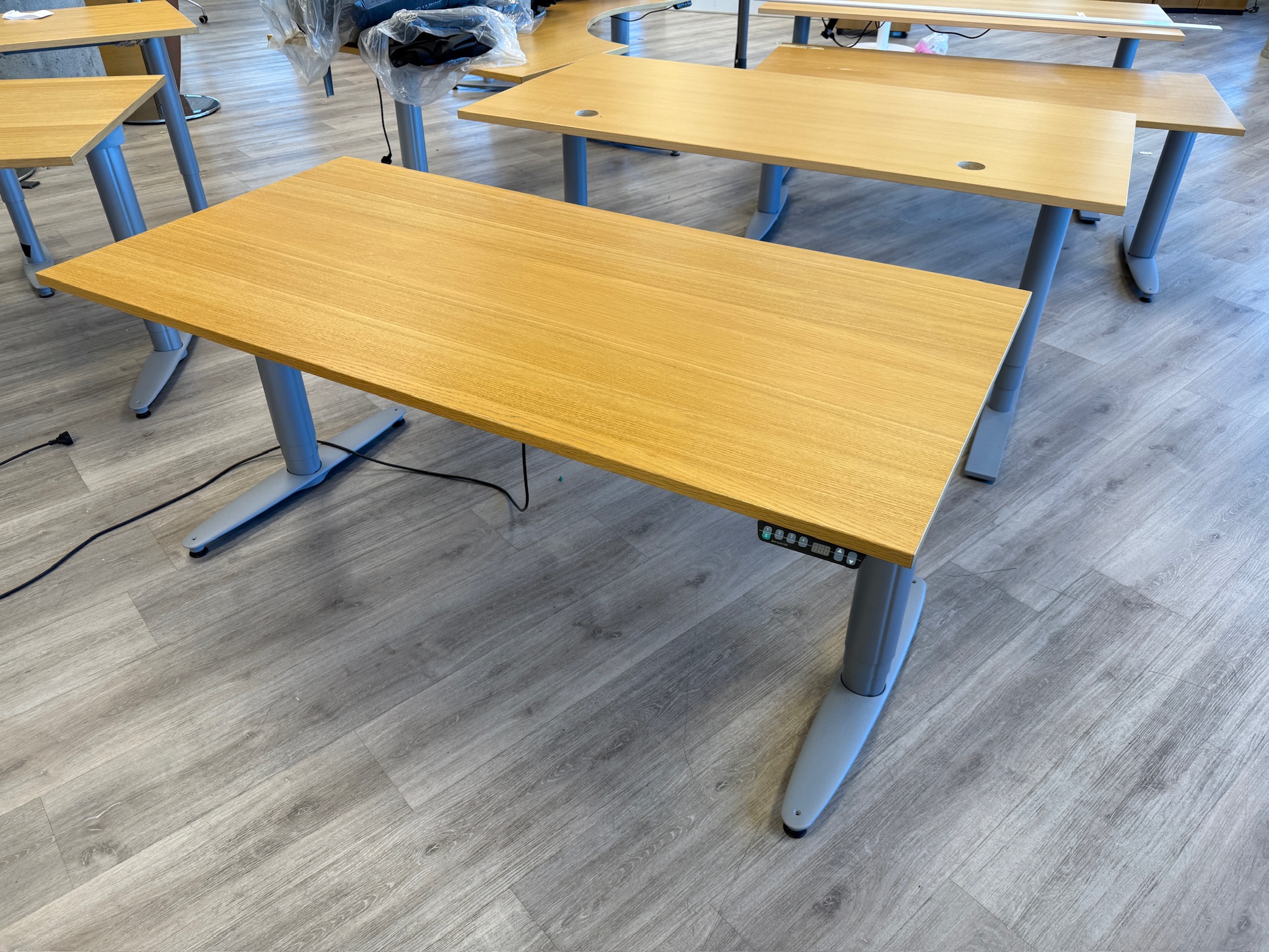 SELT / SOLD Kinnarps rafmagnsborð, B160xD80sm. 2