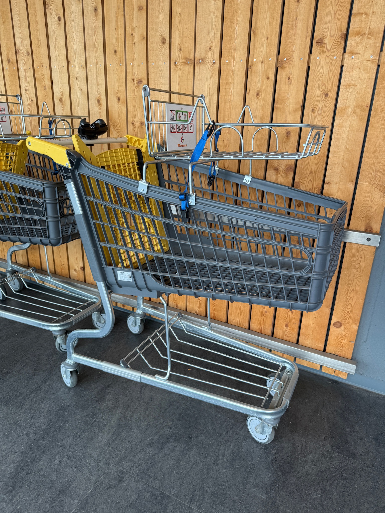 SELT / SOLD Verslunarkerra með barnasæti (Marsanz, 50 L) 5