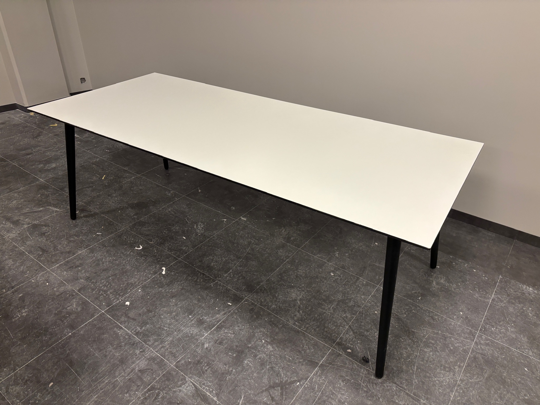 SELT / SOLD Hay borðstofuborð / fundarborð frá Epal, 6-8 manna, L220xB95xH75sm. 2